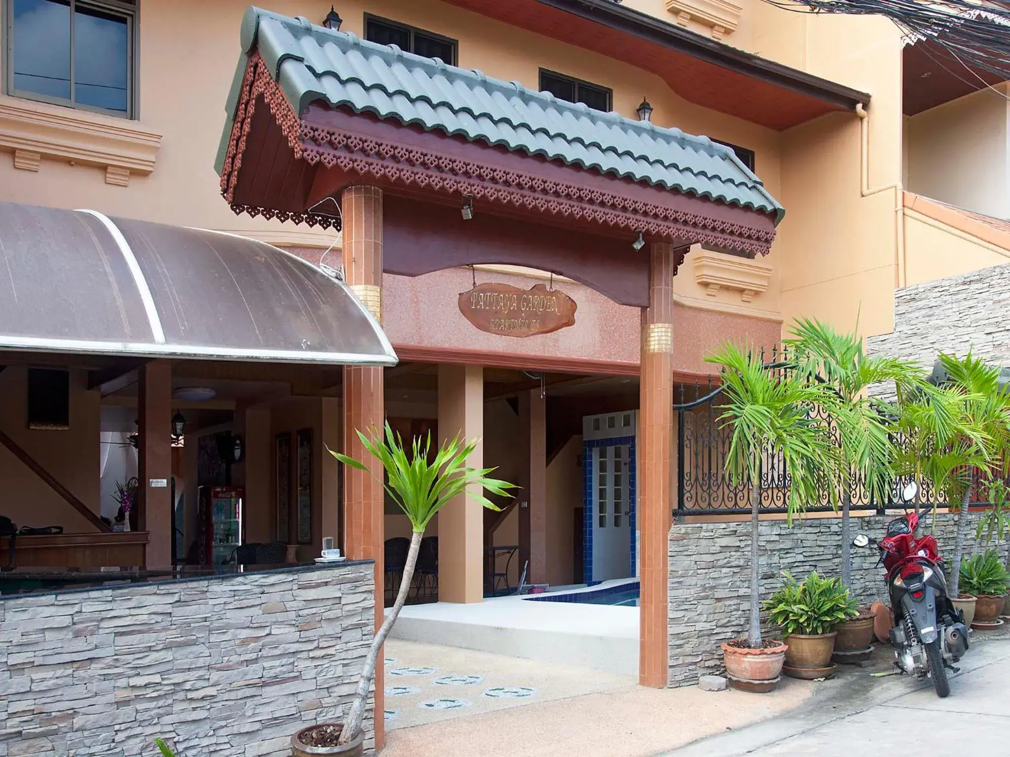 Facade/entrance in Pattaya Garden Apartments Boutique Hotel