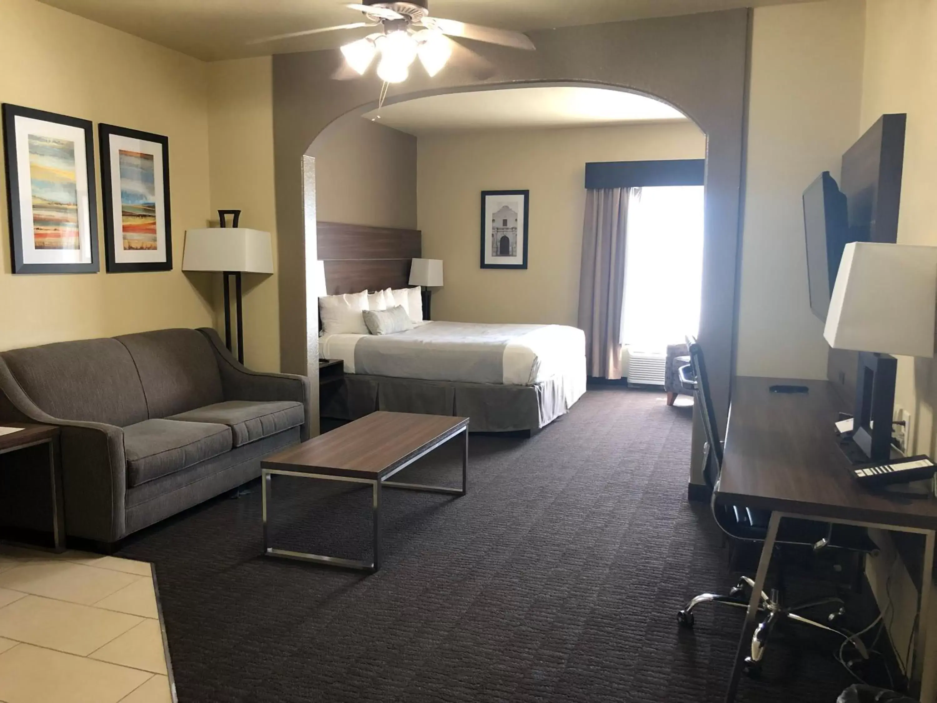 Best Western Plus Hill Country Suites - San Antonio