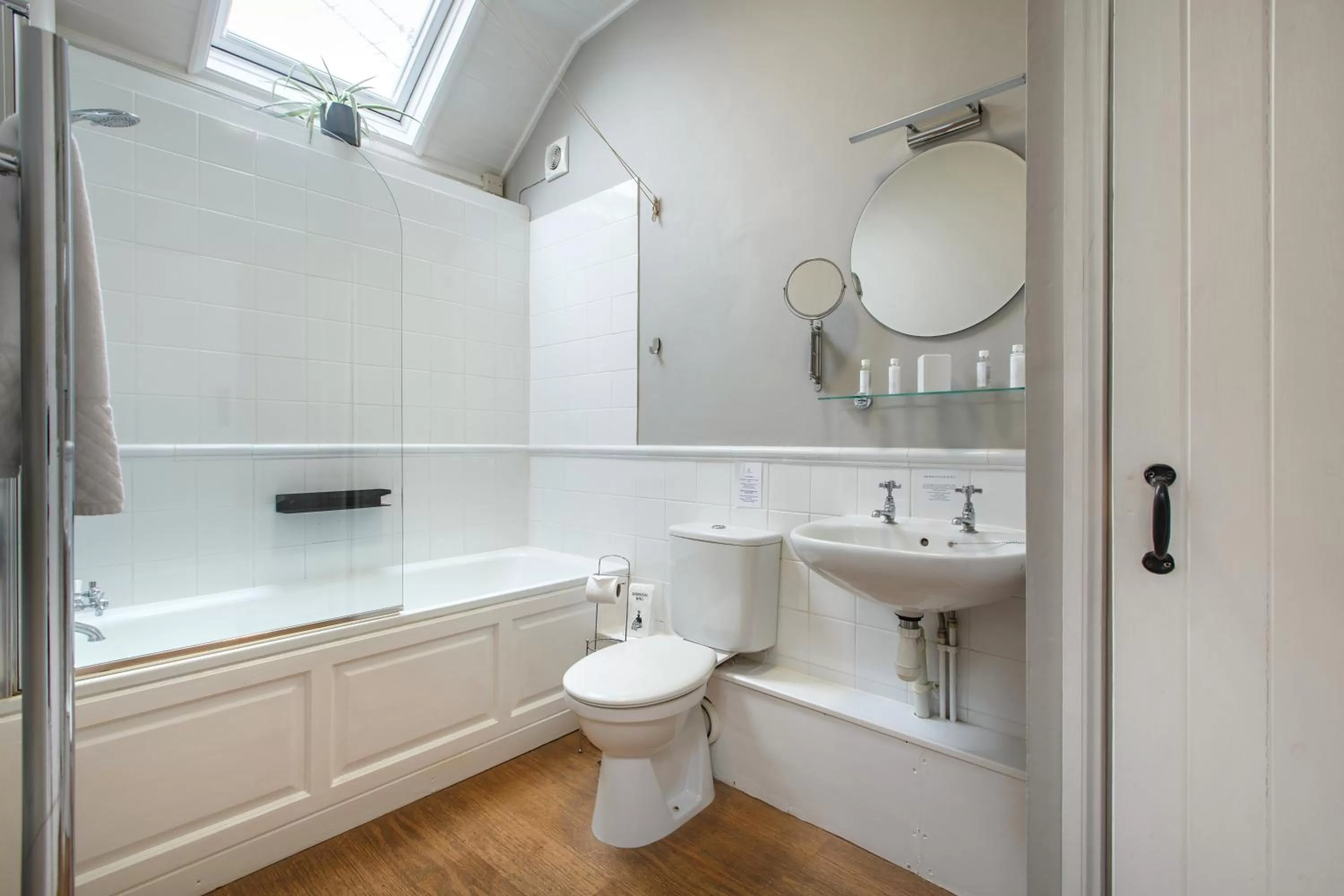 Bedroom, Bathroom in Cley Windmill