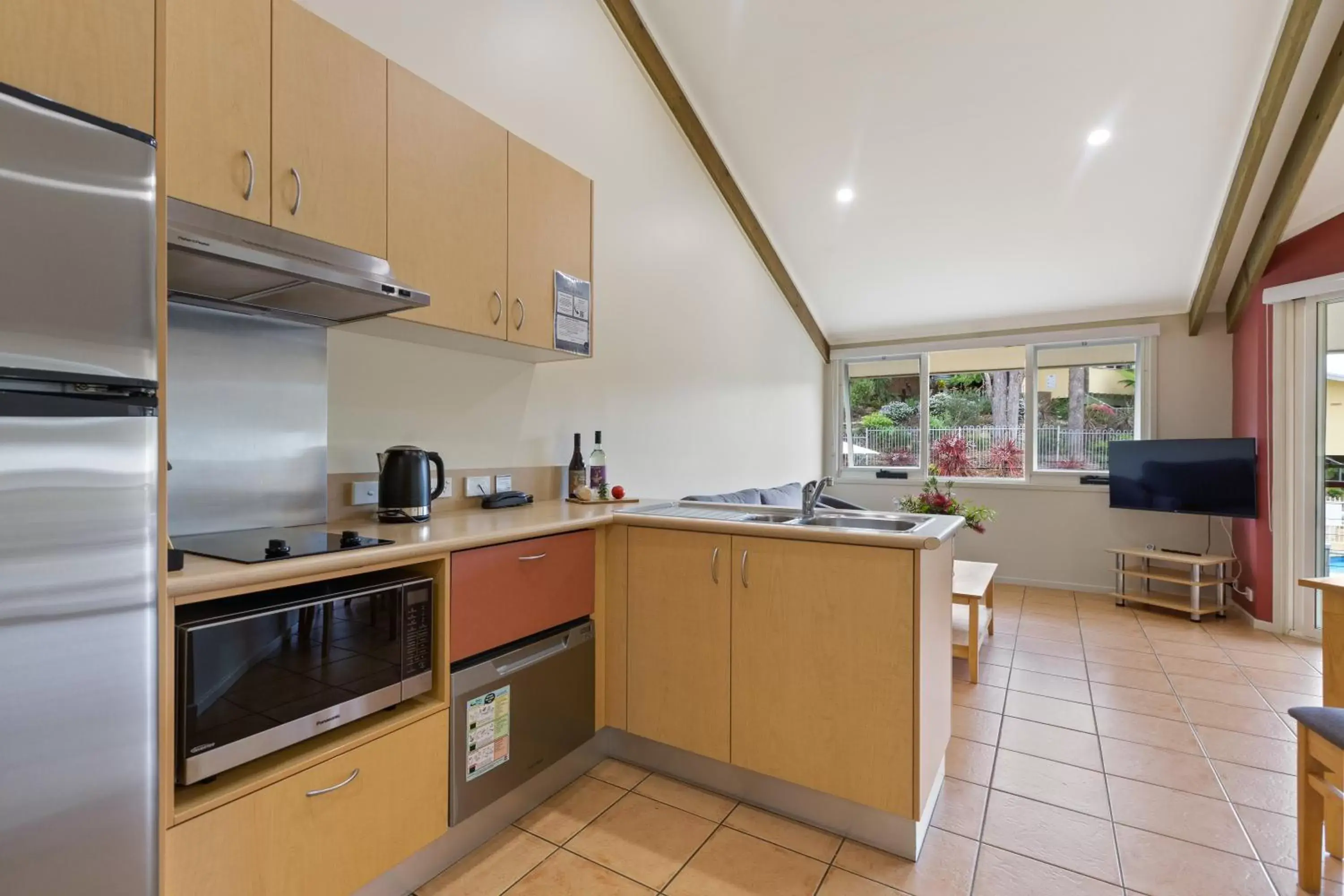 Kitchen/Kitchenette in Tathra Beach House Holiday Apartments