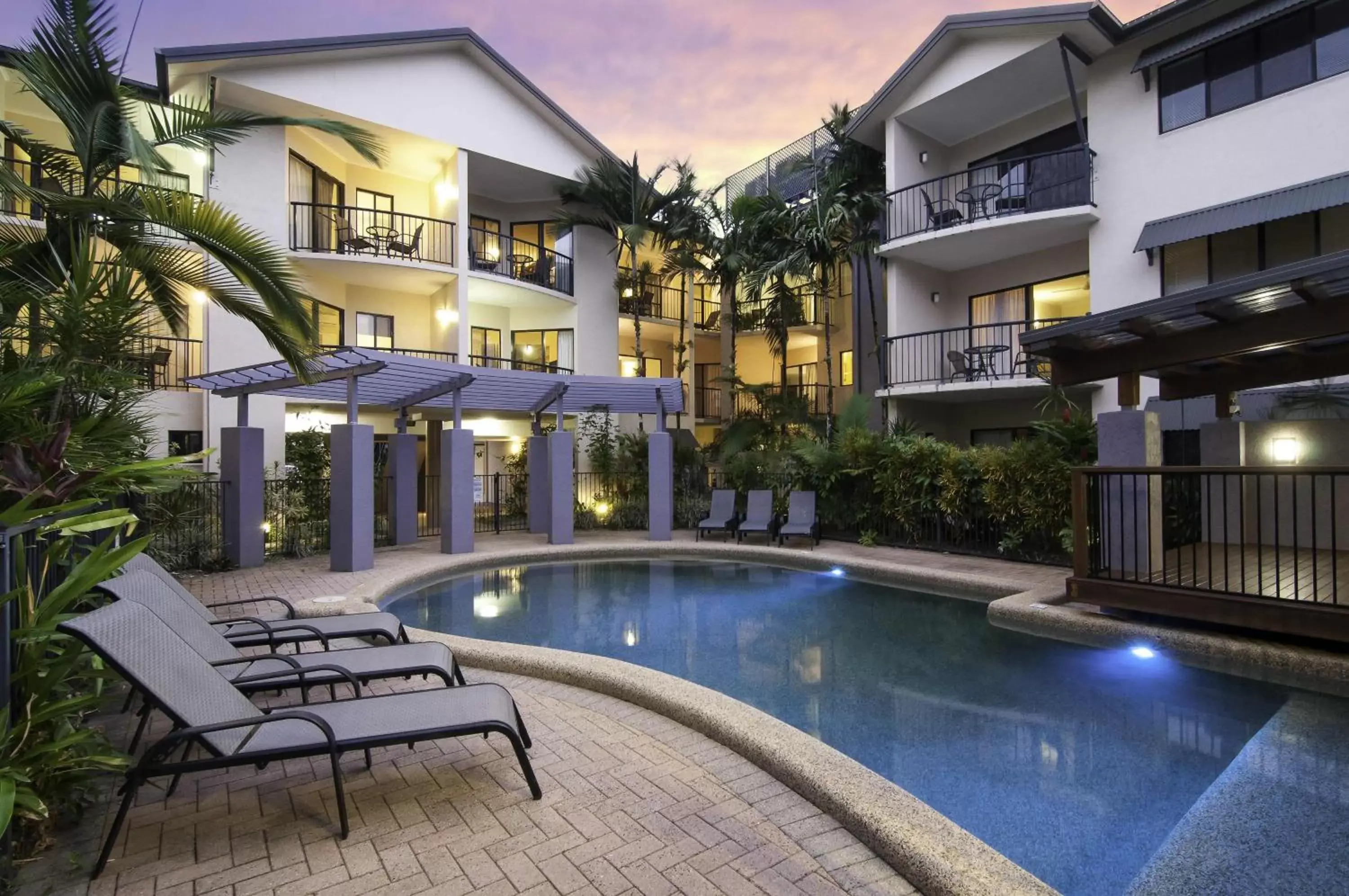 Swimming pool, Property Building in Bay Villas Resort