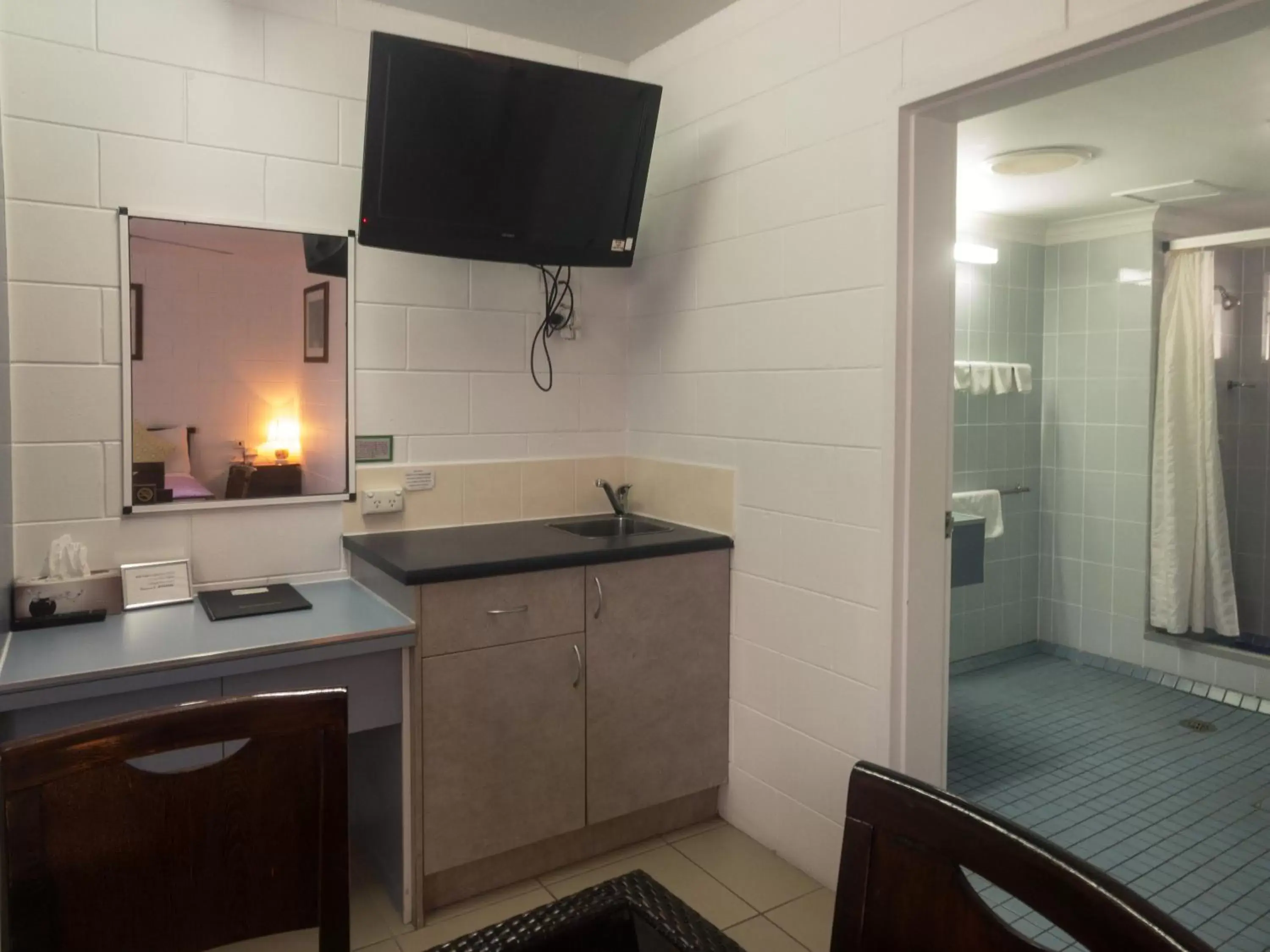 Kitchen or kitchenette, Kitchen/Kitchenette in South Cairns Resort