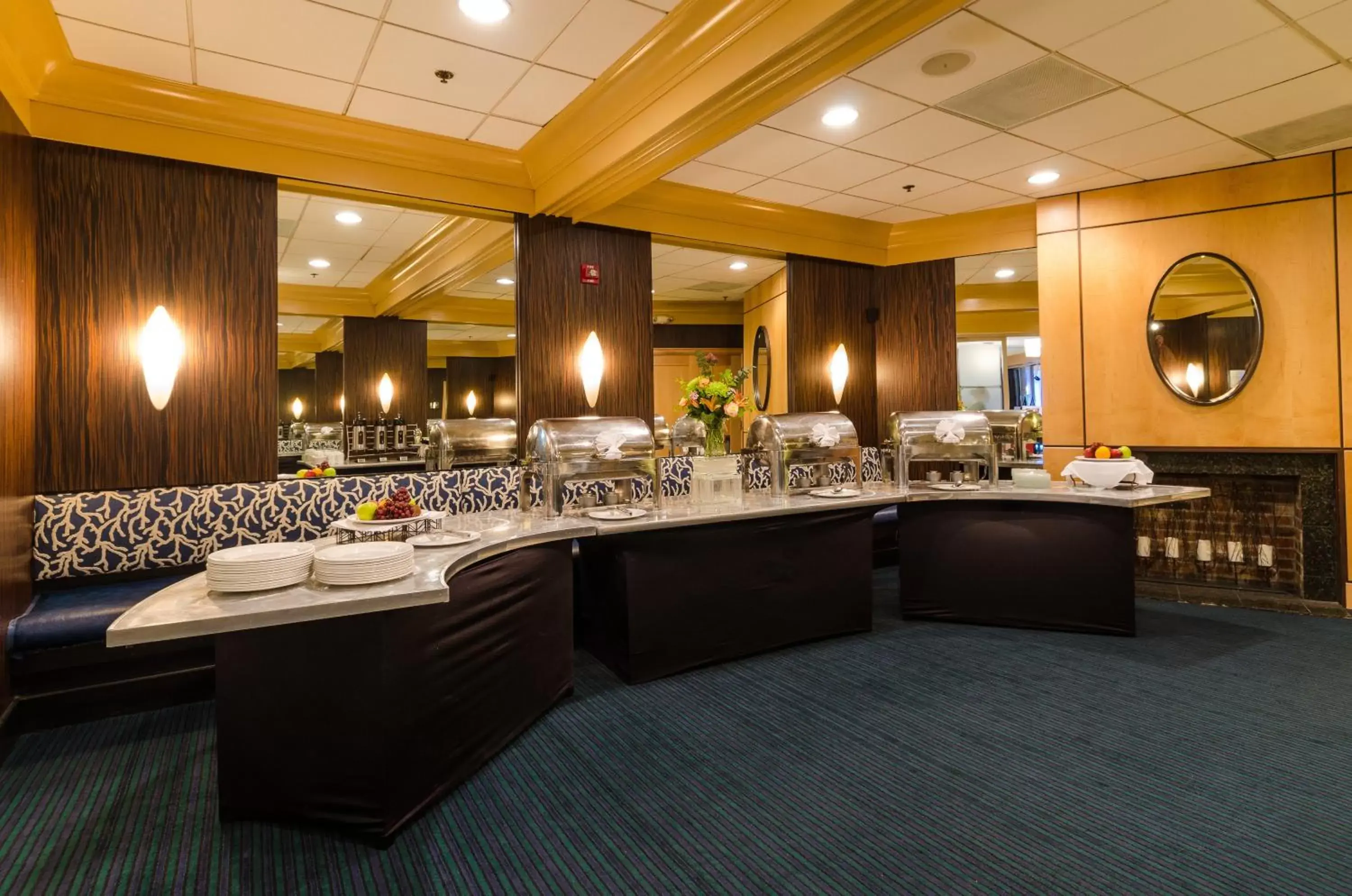 Business facilities, Restaurant/Places to Eat in Beacon Hotel & Corporate Quarters