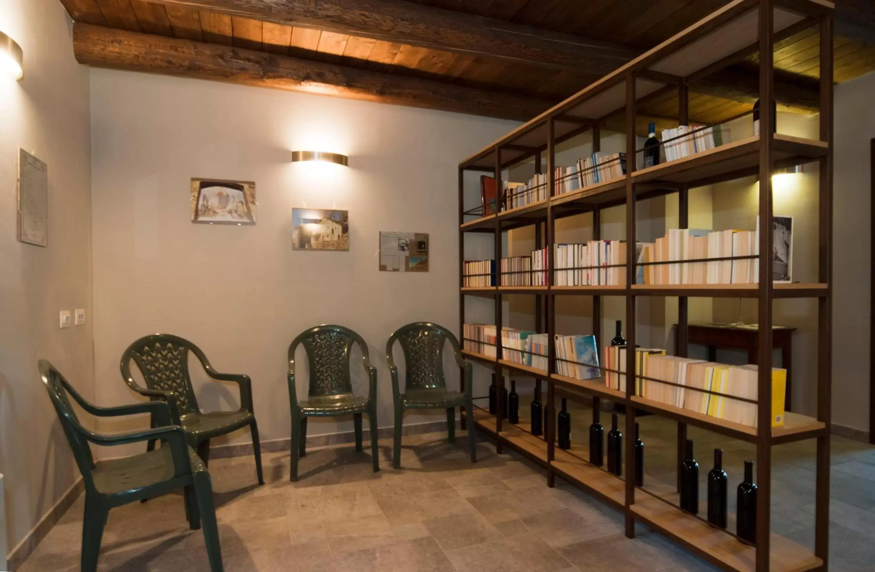 Library in Il Falco E La Volpe