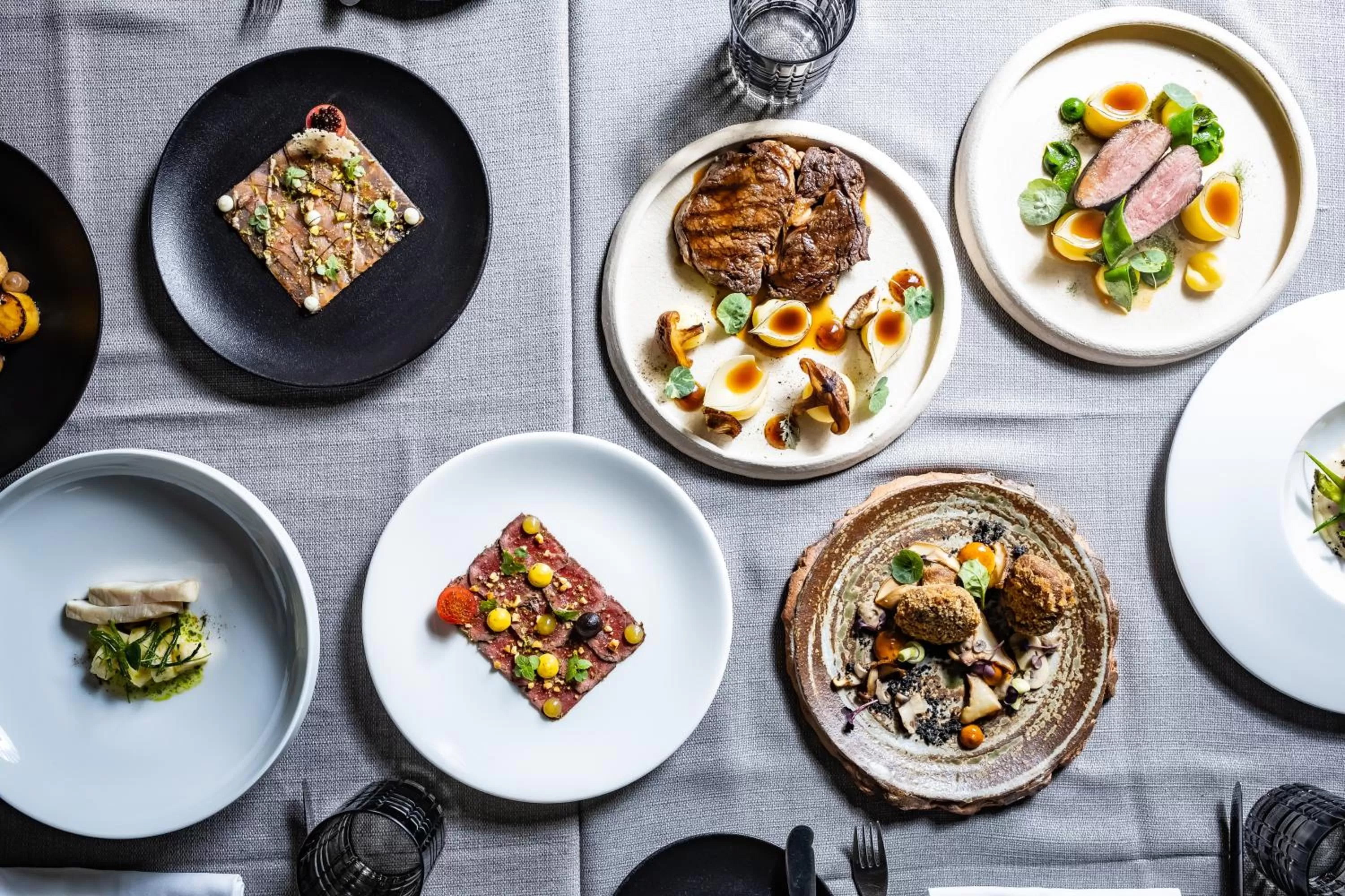 Restaurant/places to eat in Corinthia Budapest