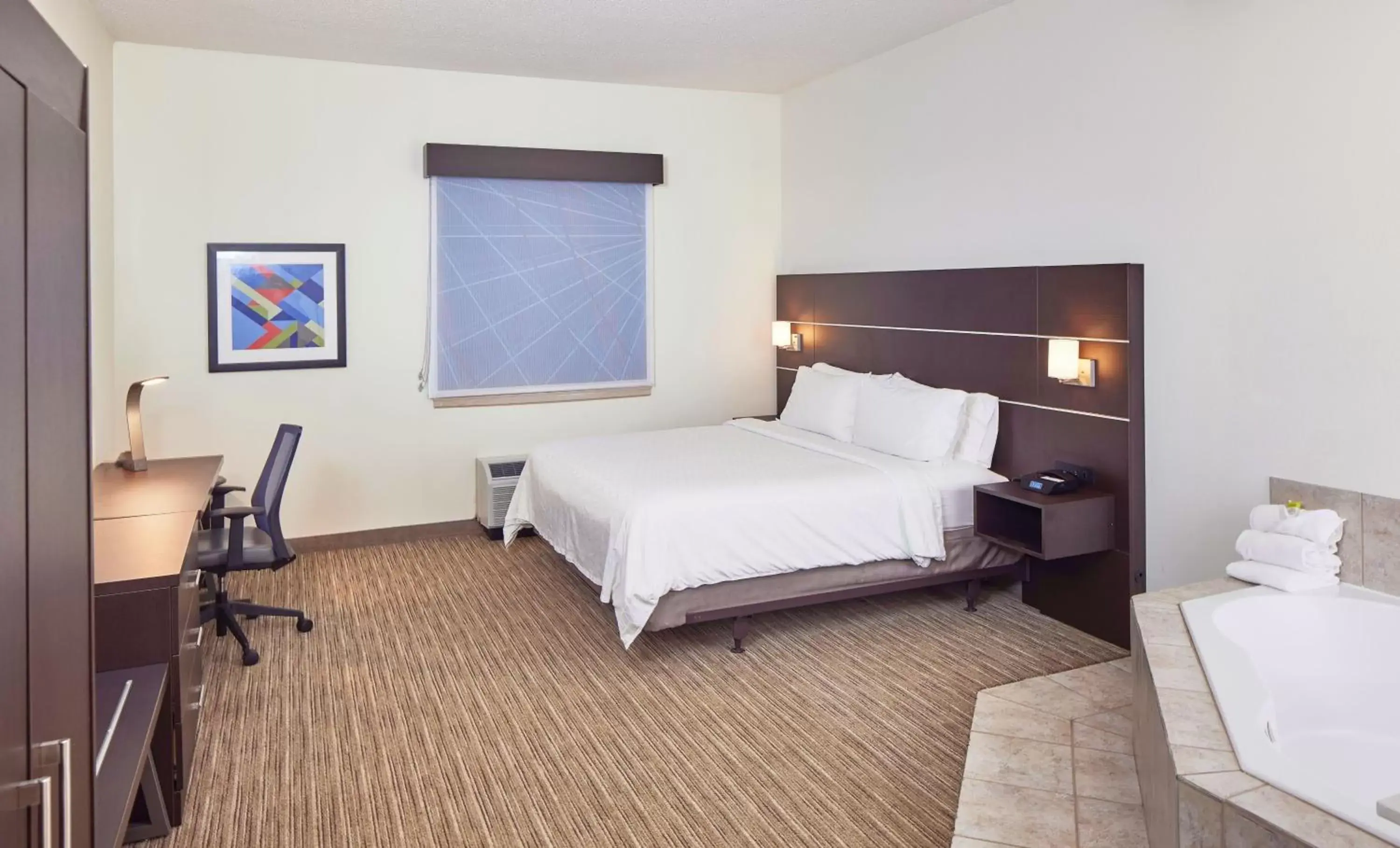 Photo of the whole room, Bed in Holiday Inn Express Hotel & Suites- Gadsden, an IHG Hotel