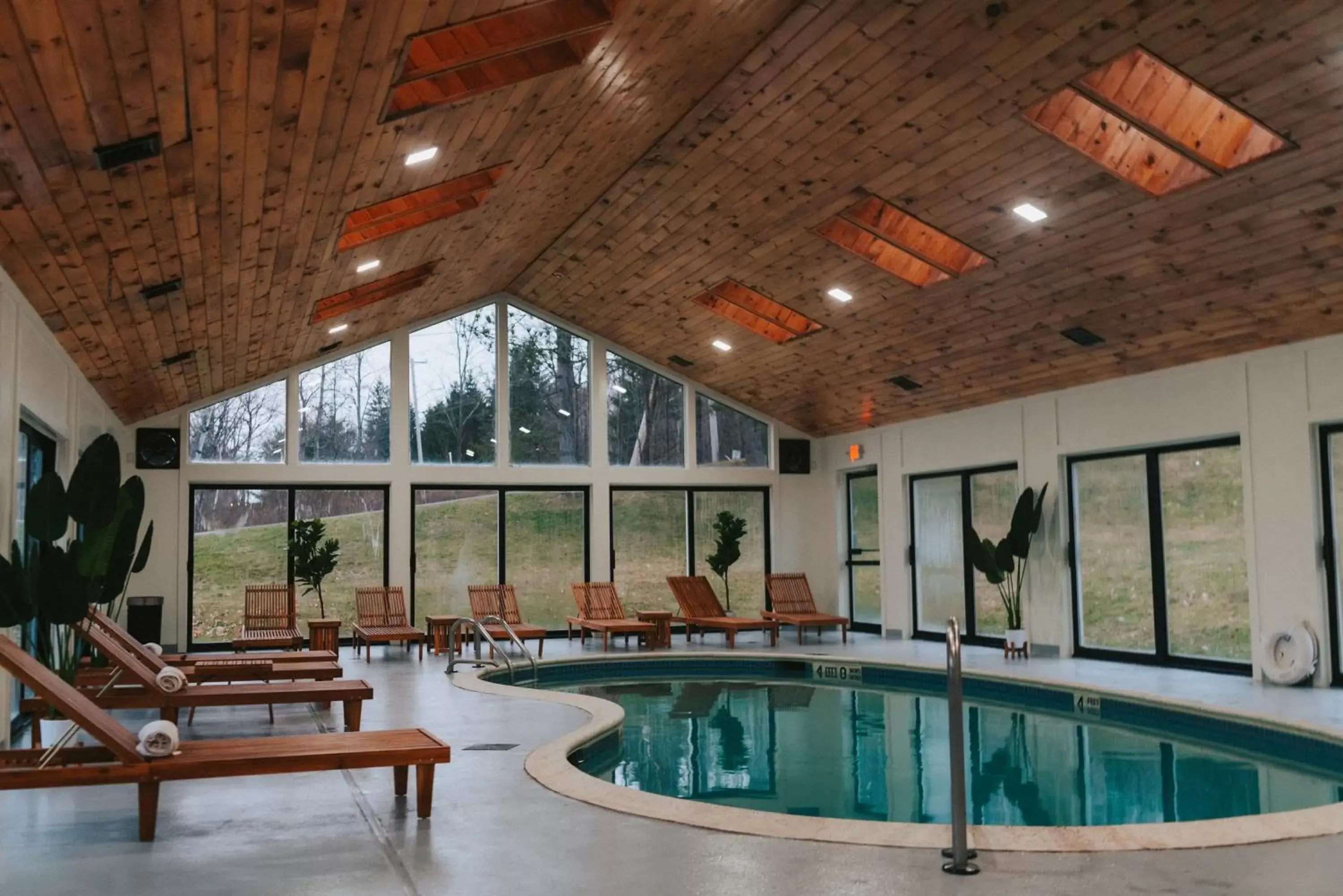 Swimming Pool in Hotel Vienna