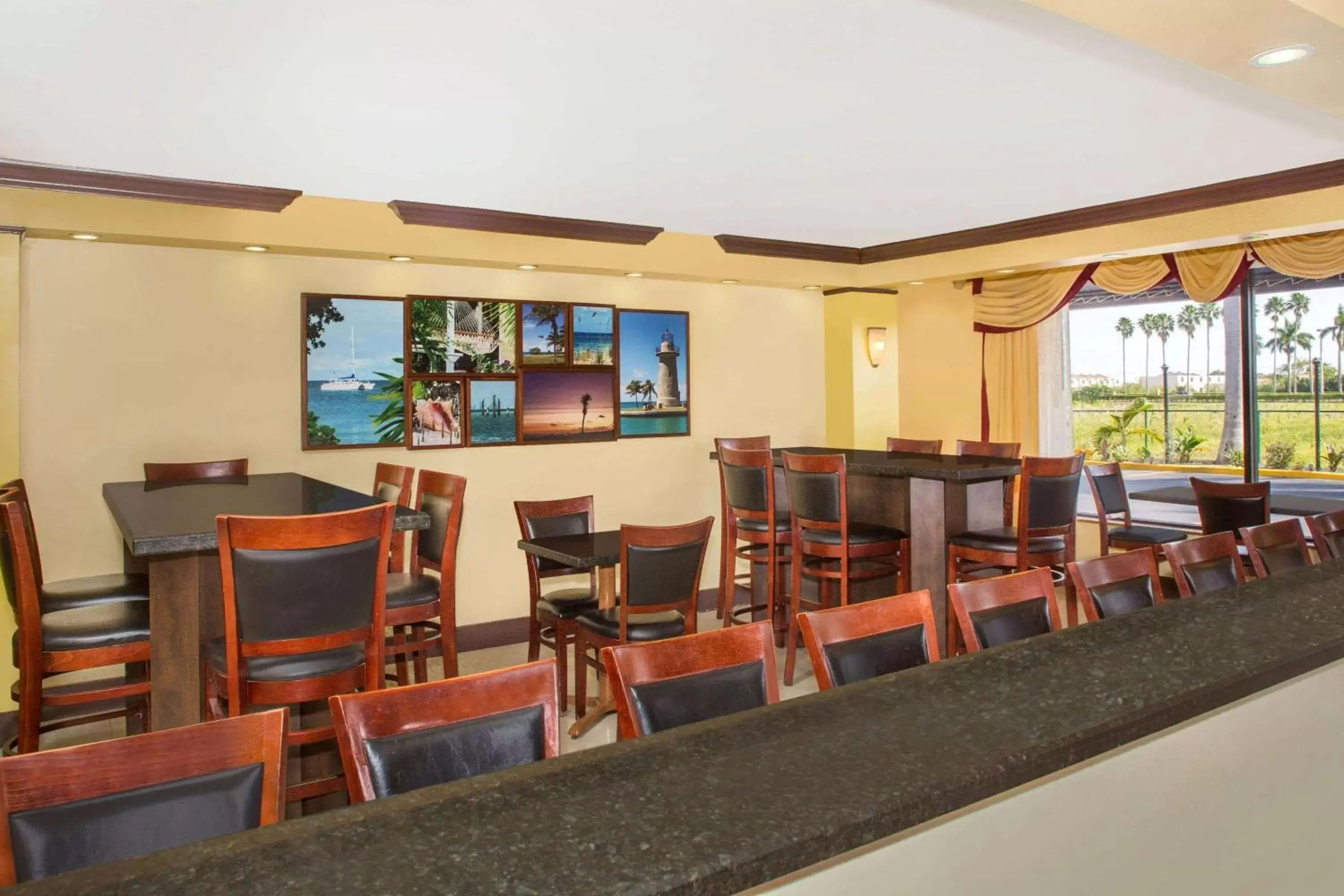 Restaurant/places to eat in Days Inn by Wyndham Florida City