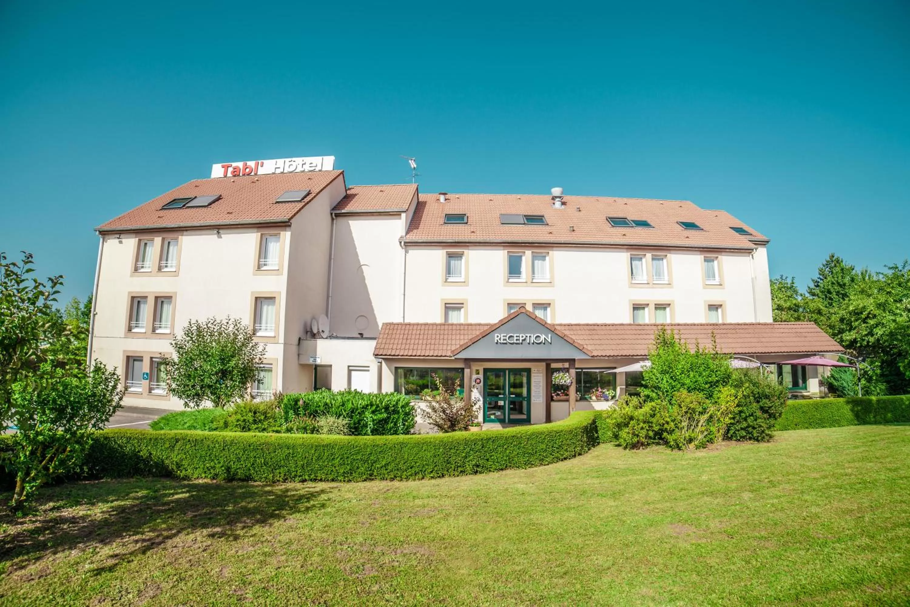 Property building in Brit Hotel Confort Amiens