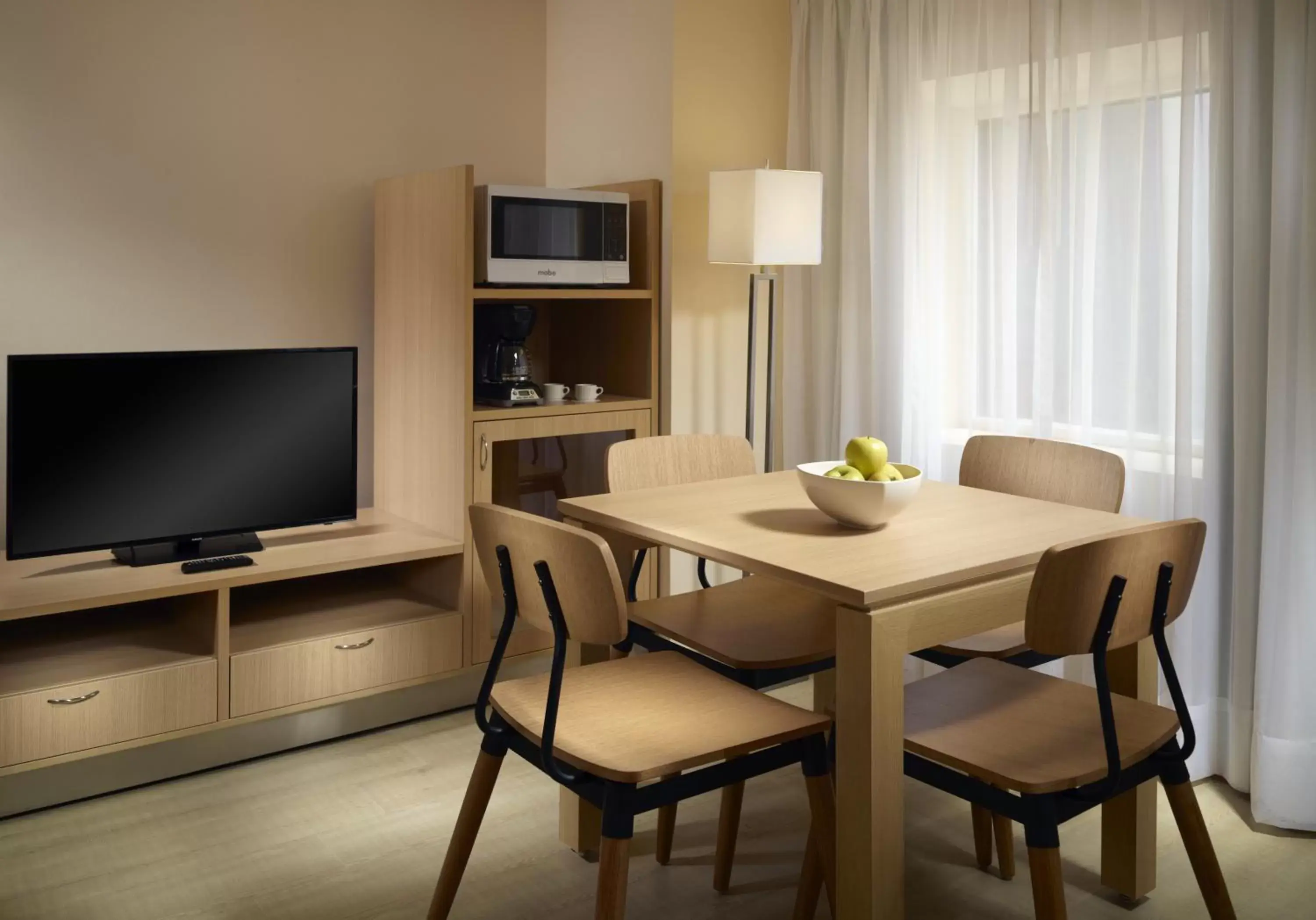 Bedroom, TV/Entertainment Center in One Saltillo Aeropuerto