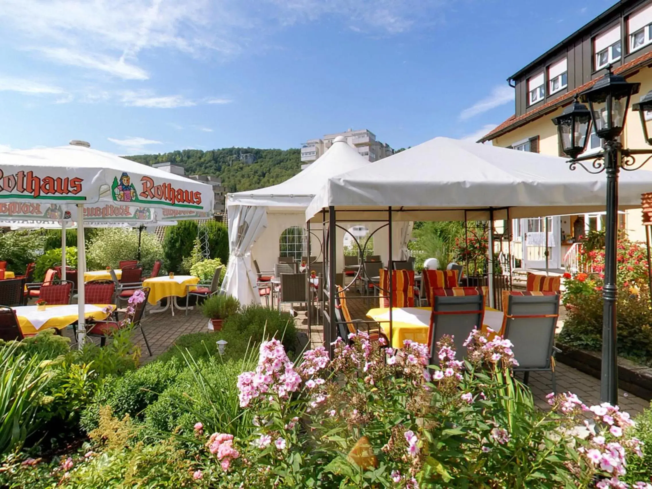 Garden, Restaurant/Places to Eat in Hotel Garni in der Breite