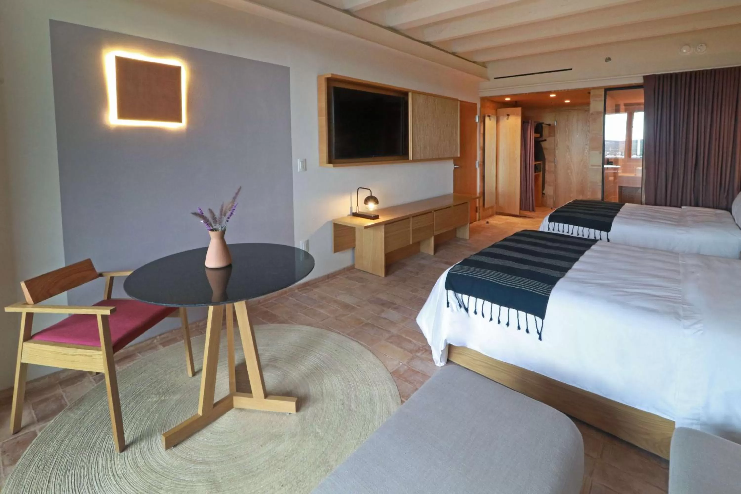 Bed in Albor San Miguel de Allende, Tapestry Collection by Hilton