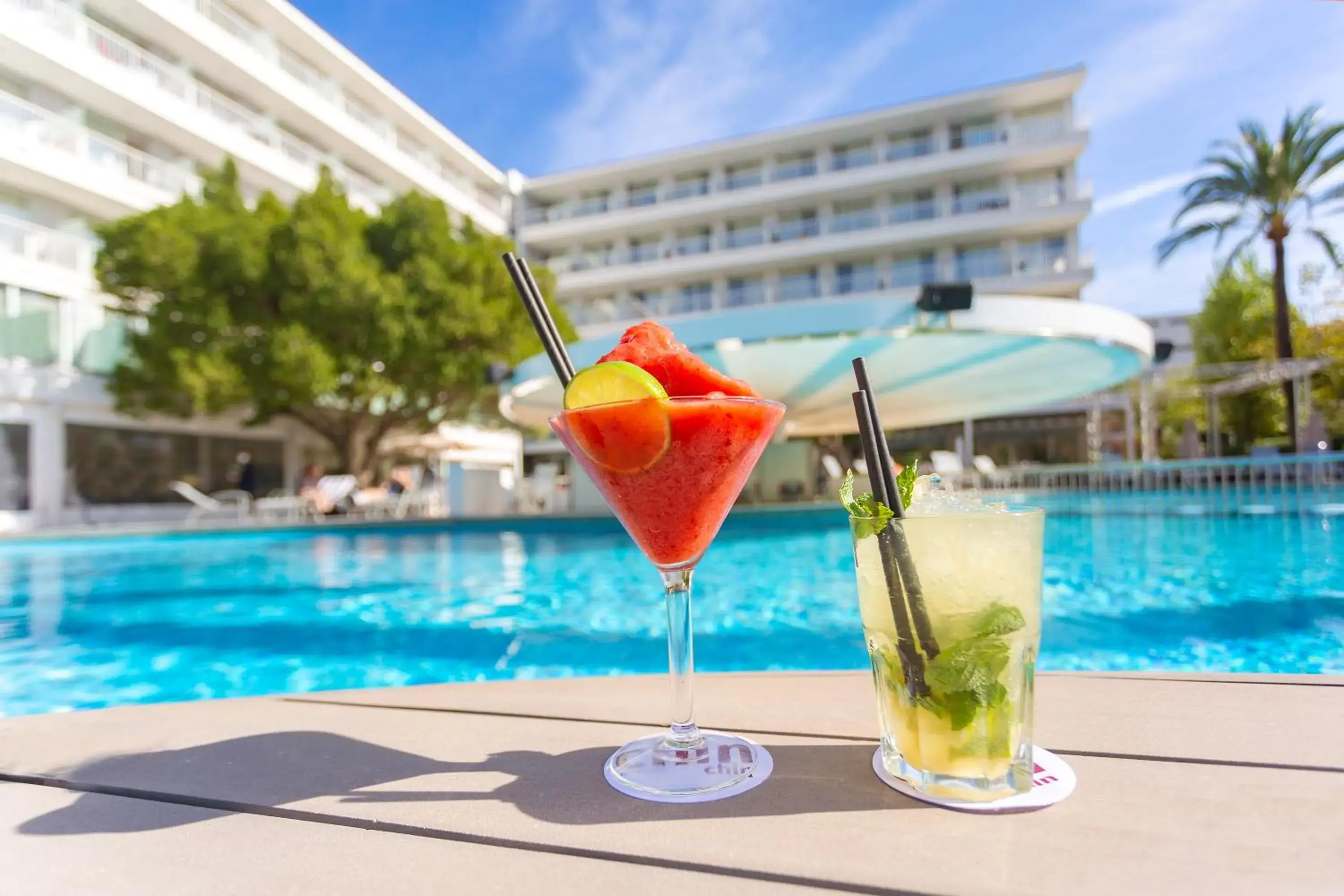 Alcoholic drinks, Swimming Pool in JS Sol de Alcudia