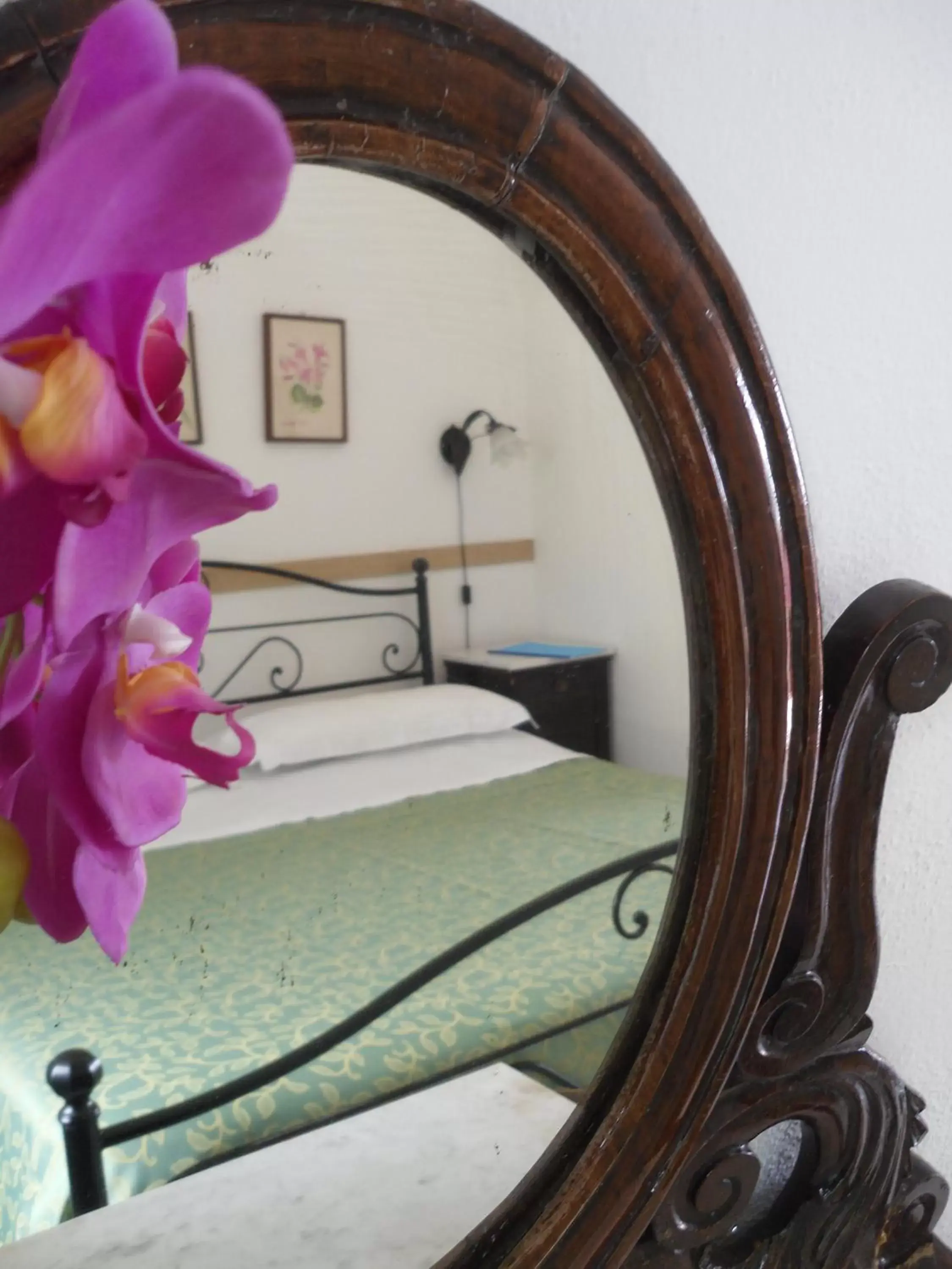 Decorative detail, Bed in Hotel Casa Nicola