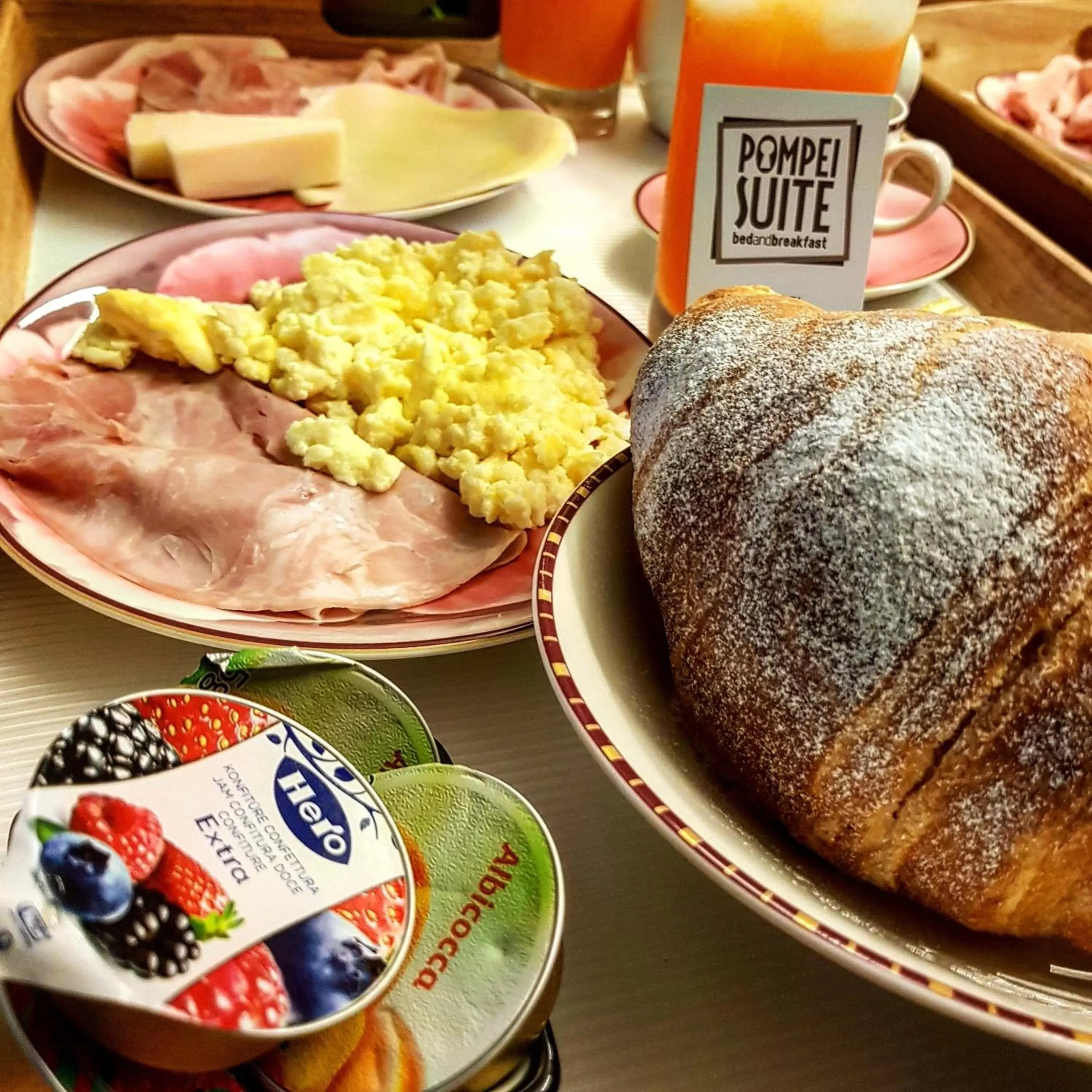 Continental breakfast, Food in Pompei Suite