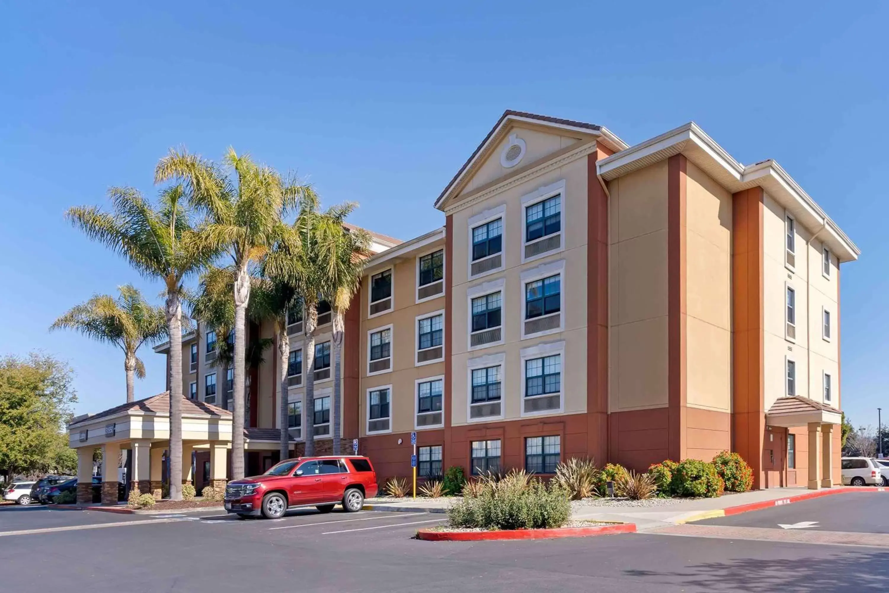 Property Building in Extended Stay America Premier Suites - Union City - Dyer St