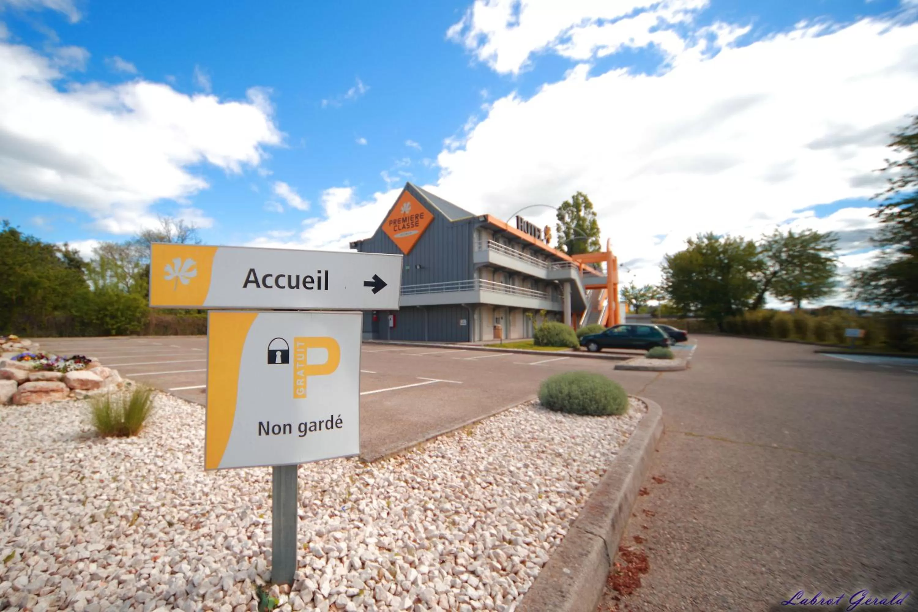 Property building in Premiere Classe Ales - Anduze