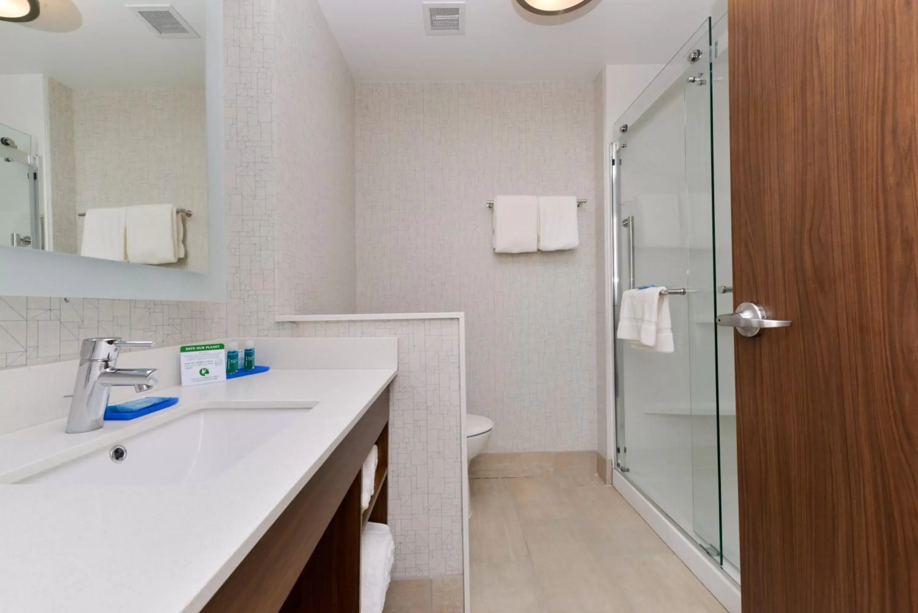 Photo of the whole room, Bathroom in Holiday Inn Express & Suites - Ogallala, an IHG Hotel