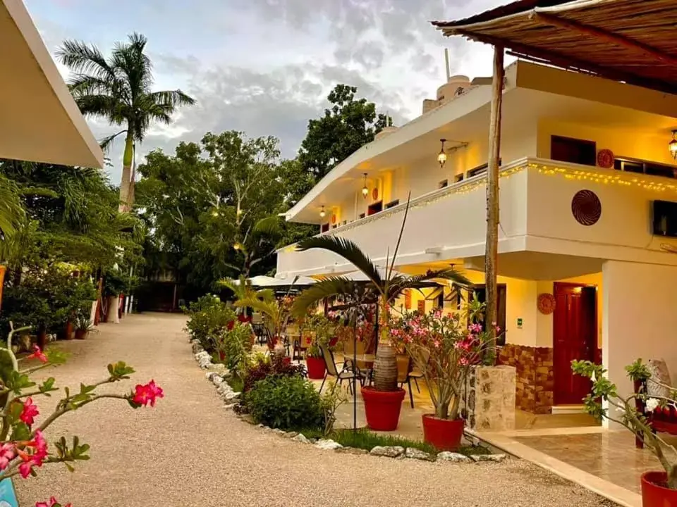 Property Building in Hotel Casa Lima Bacalar