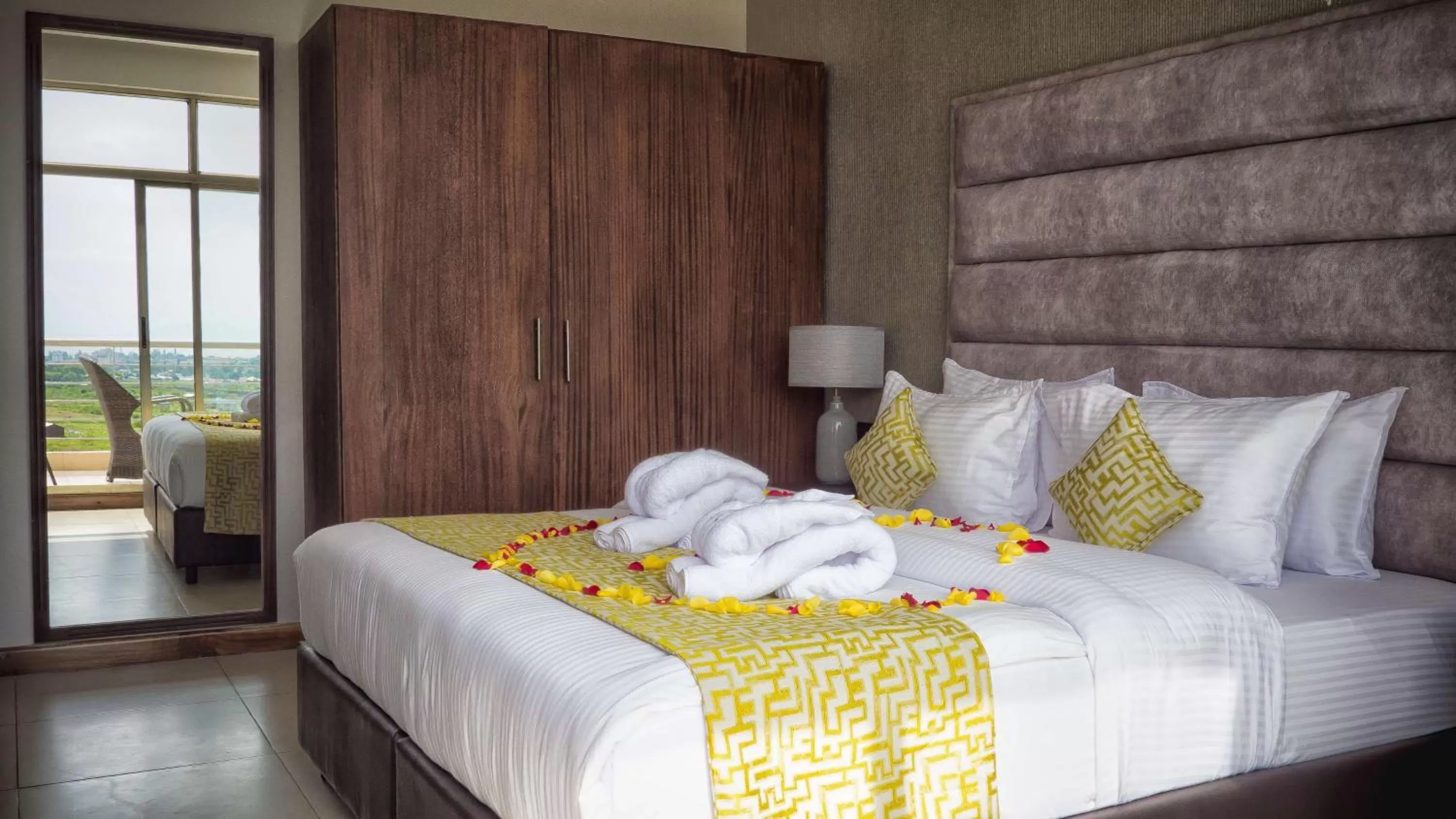 Photo of the whole room, Bed in Best Western Kisumu Hotel