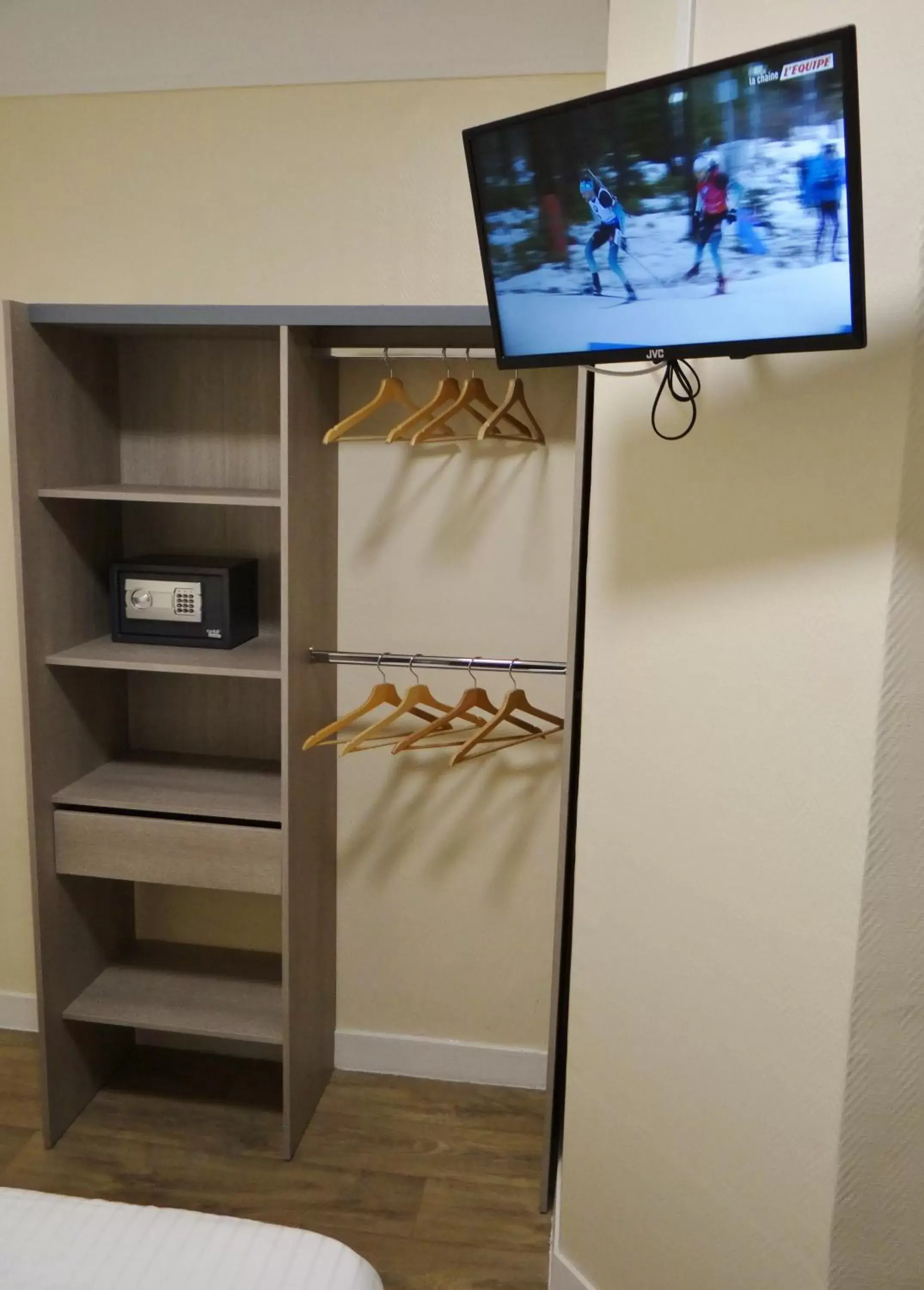 Double Room with Private Bathroom in Residence Hoche Double Room with Private Bathroom in Residence Hoche