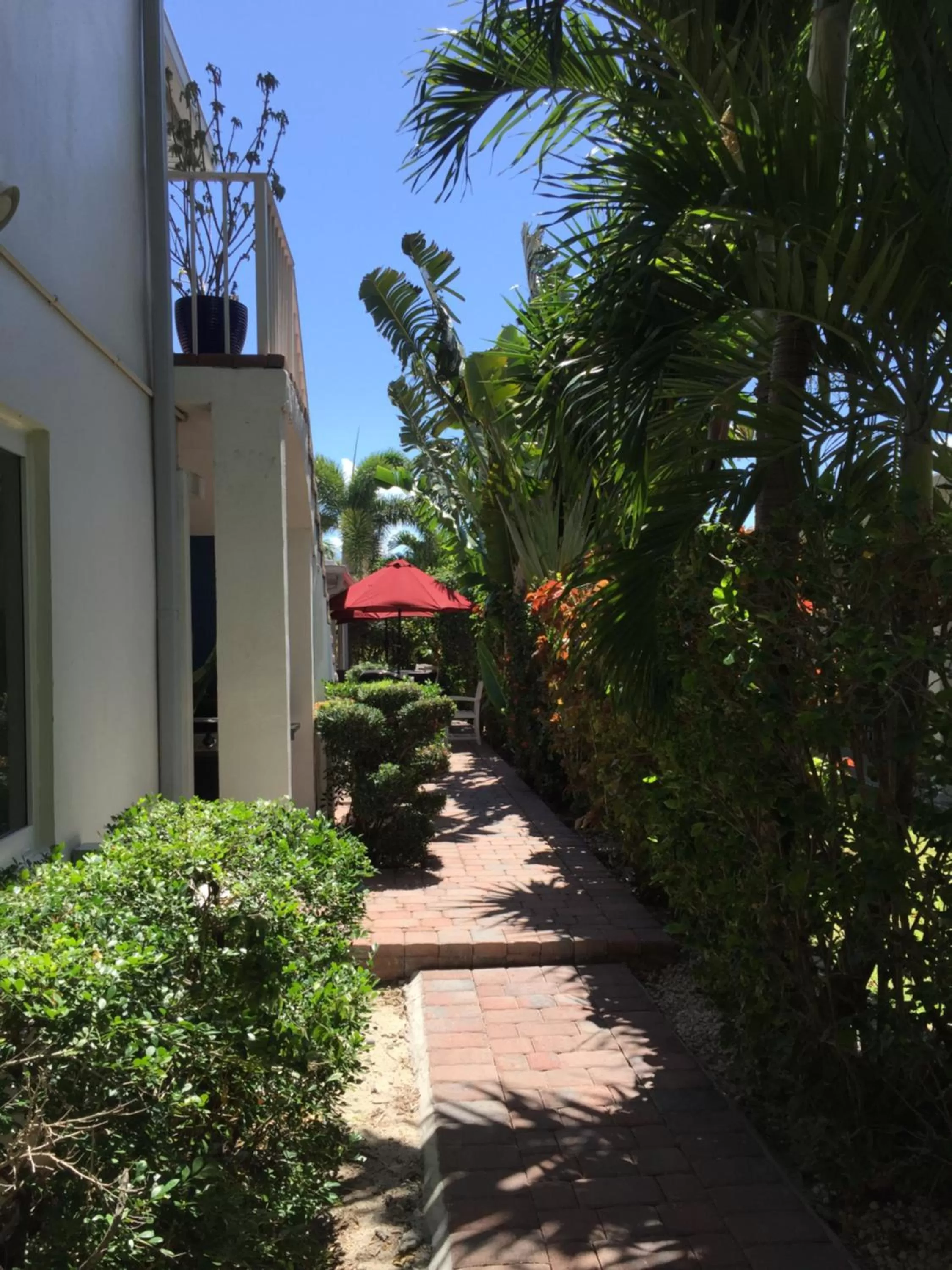 Property building in 4145 By The Sea Inn & Suites