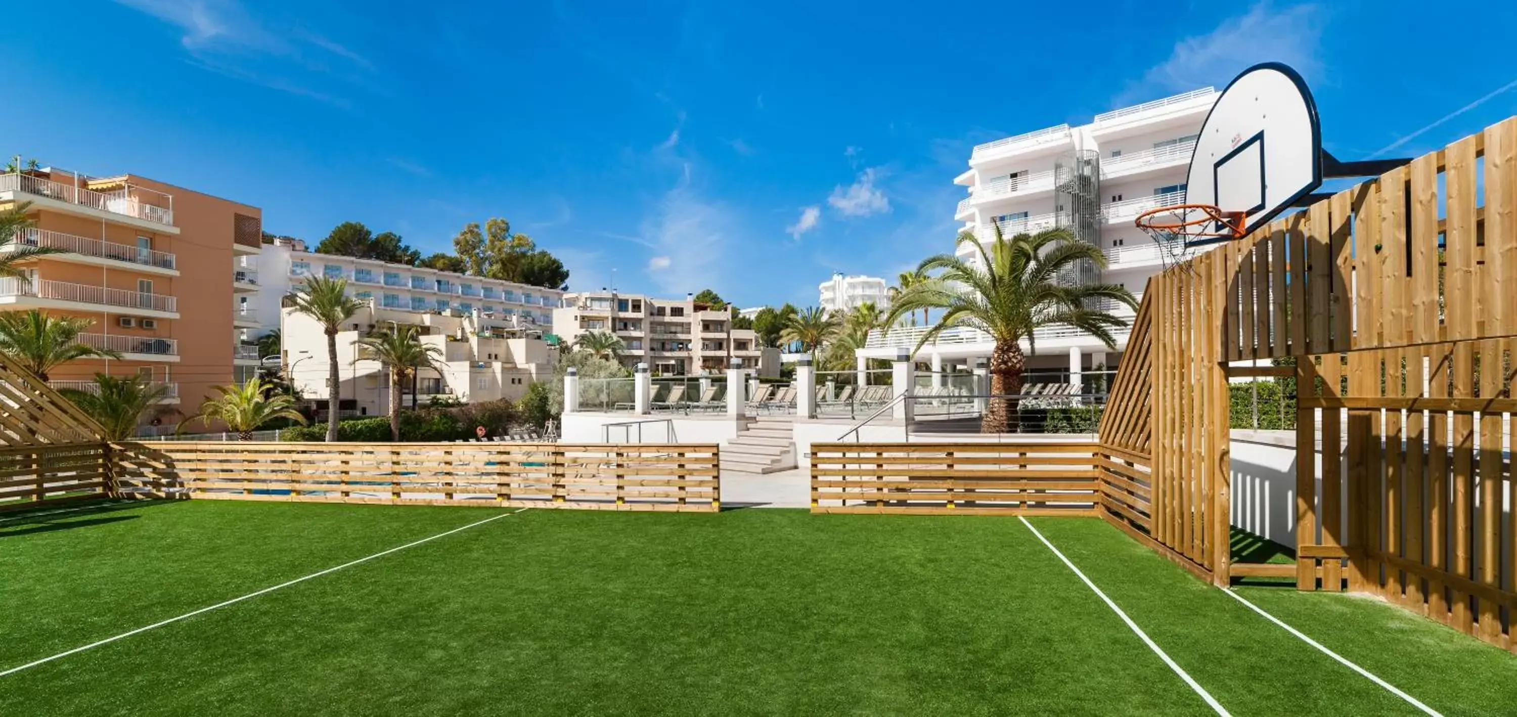 Tennis court, Property Building in Globales Palmanova