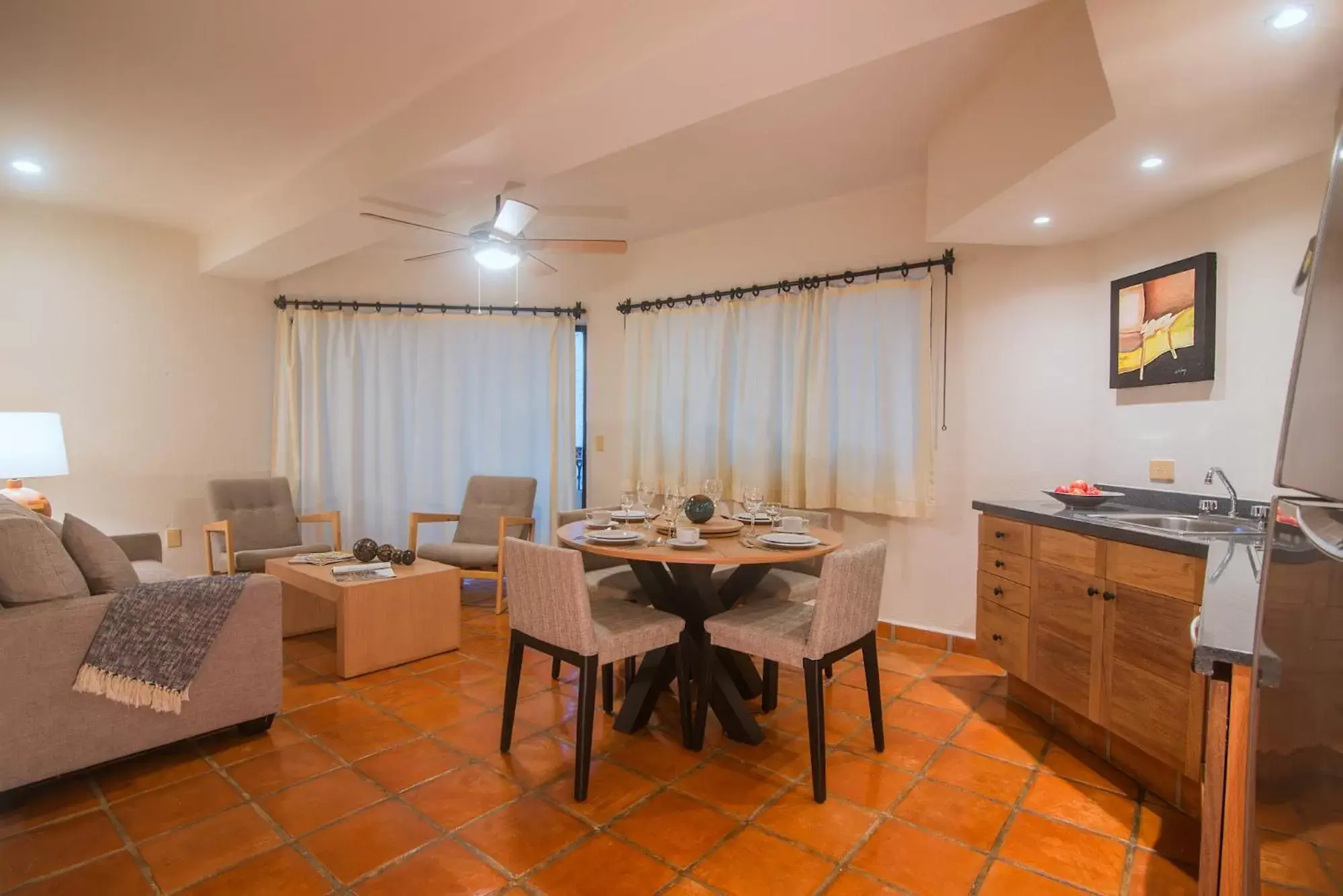 Living room, Restaurant/Places to Eat in One Beach Street Zona Romantica Puerto Vallarta