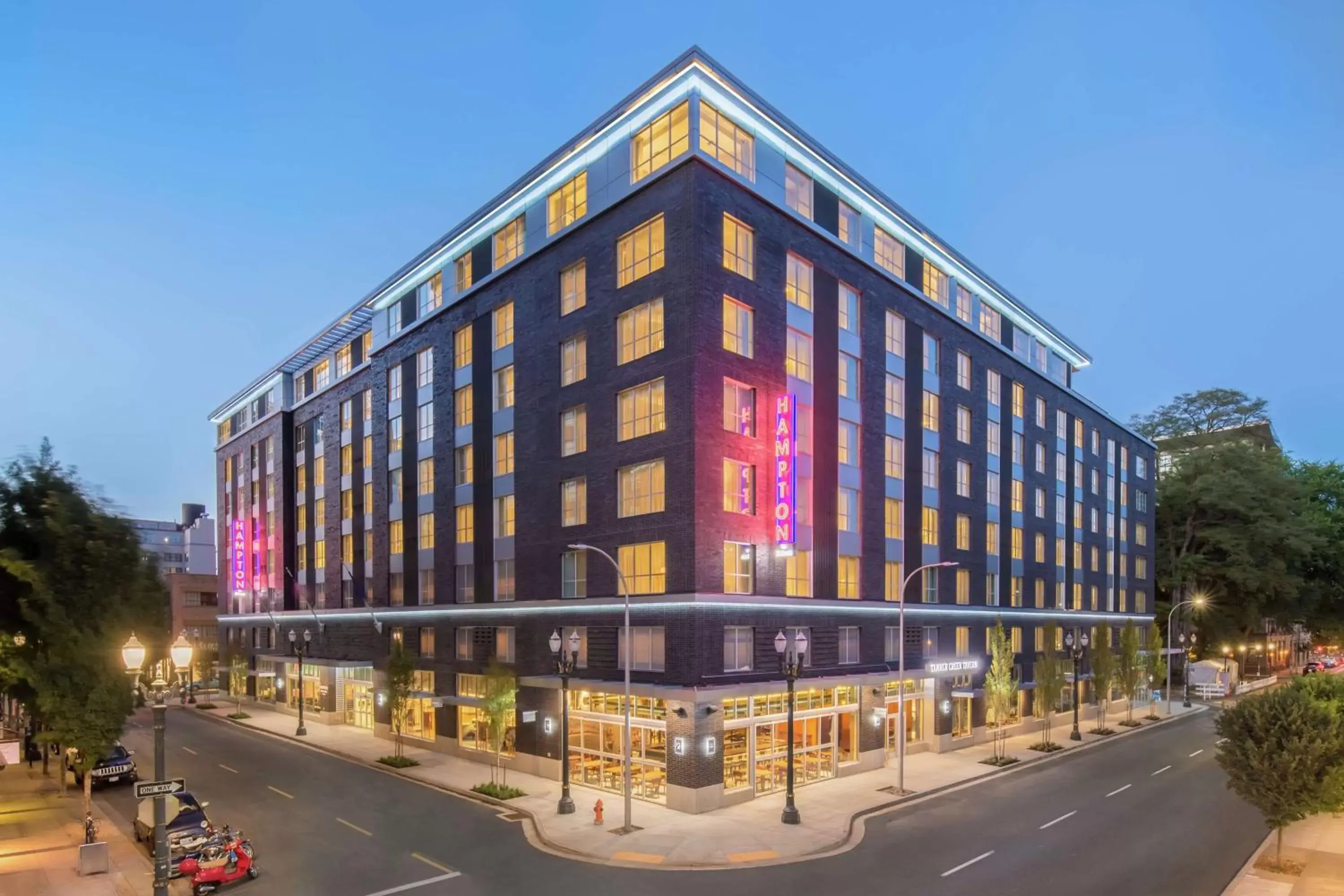 Property Building in Hampton Inn And Suites By Hilton Portland-Pearl District