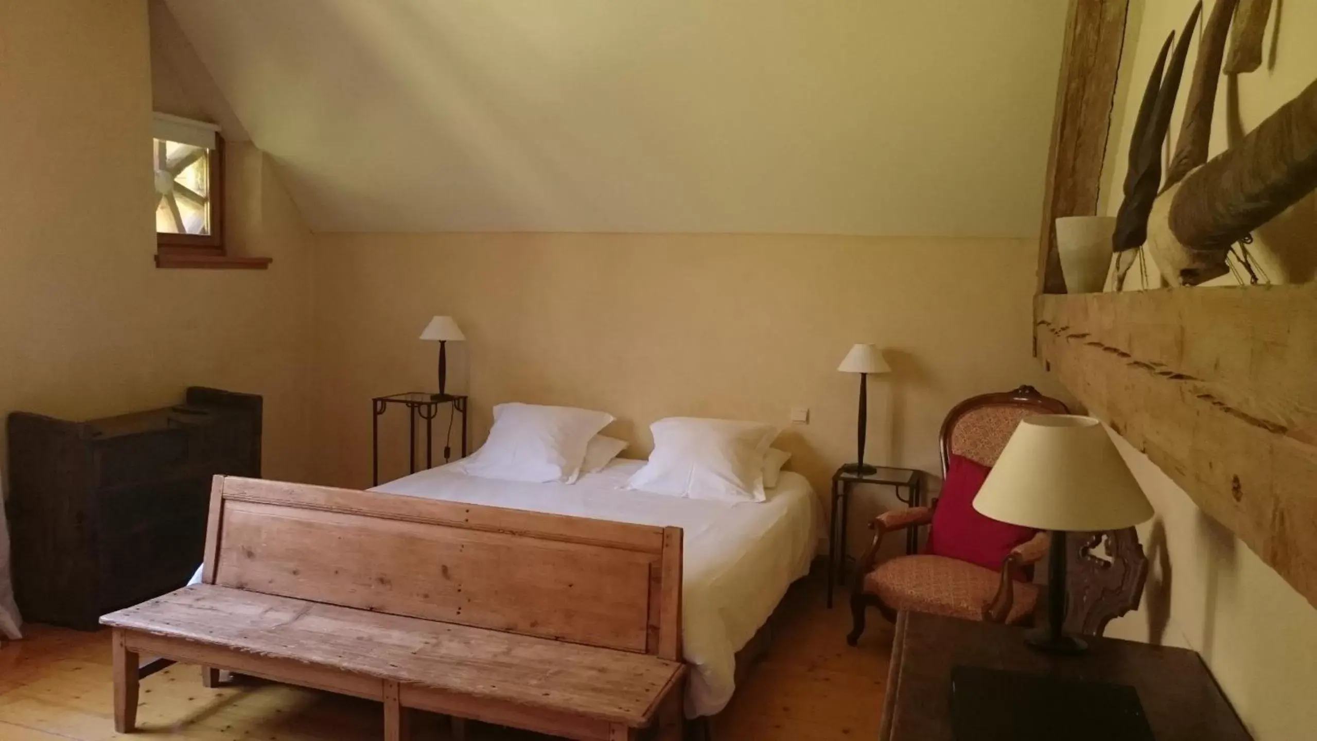 Bedroom, Bed in La Vallombreuse