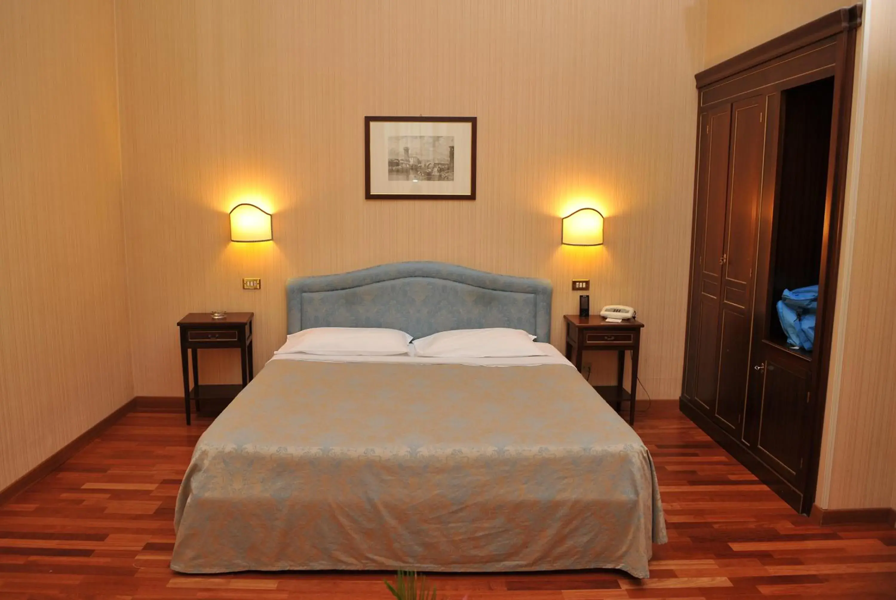 Bedroom, Bed in Grande Albergo Quattro Stagioni