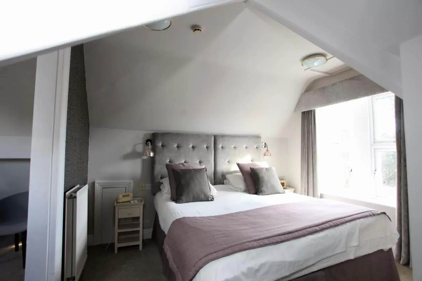 Bedroom, Bed in Ascot House