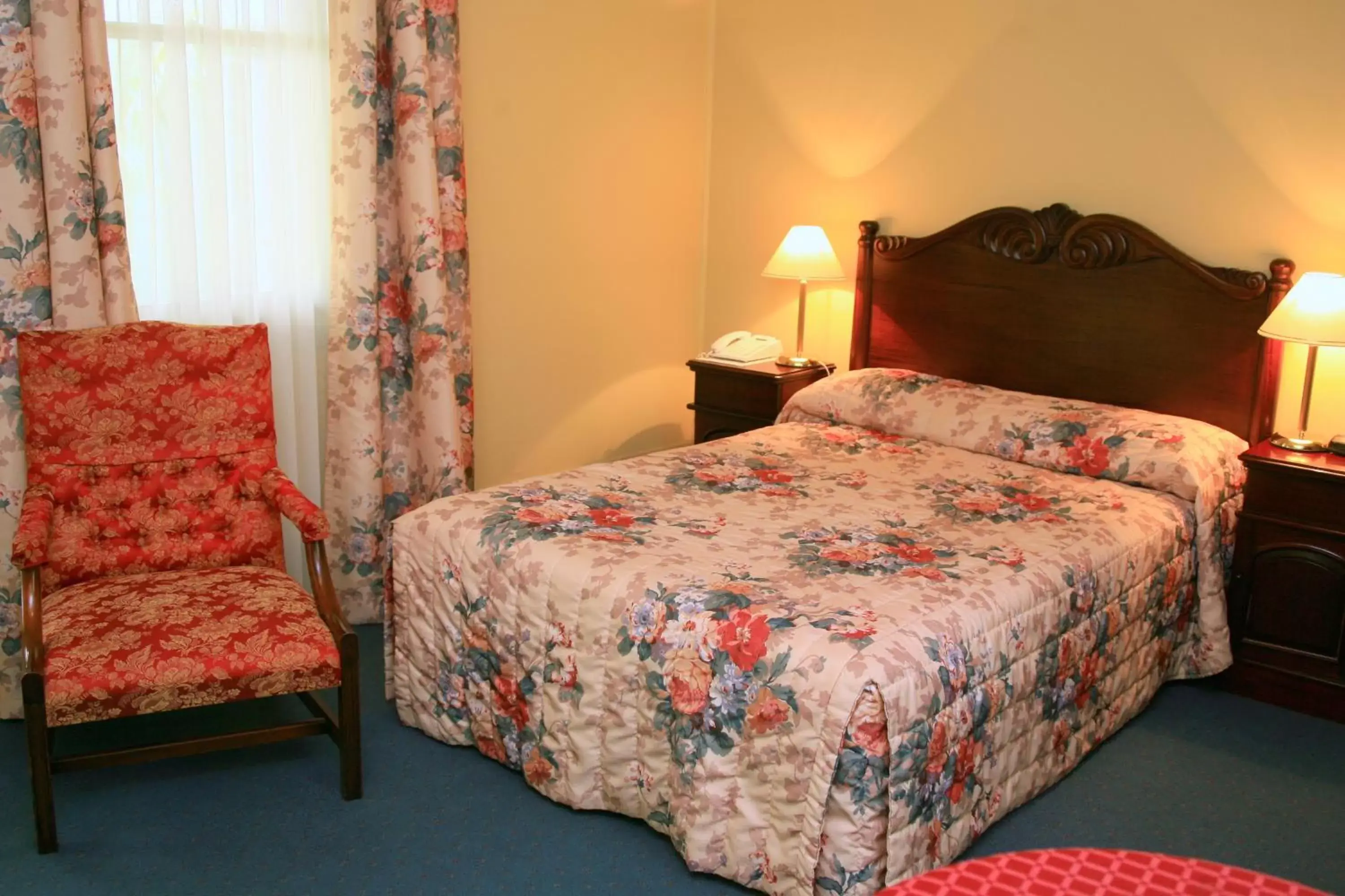 Bed in Avonmore On The Park Boutique Hotel
