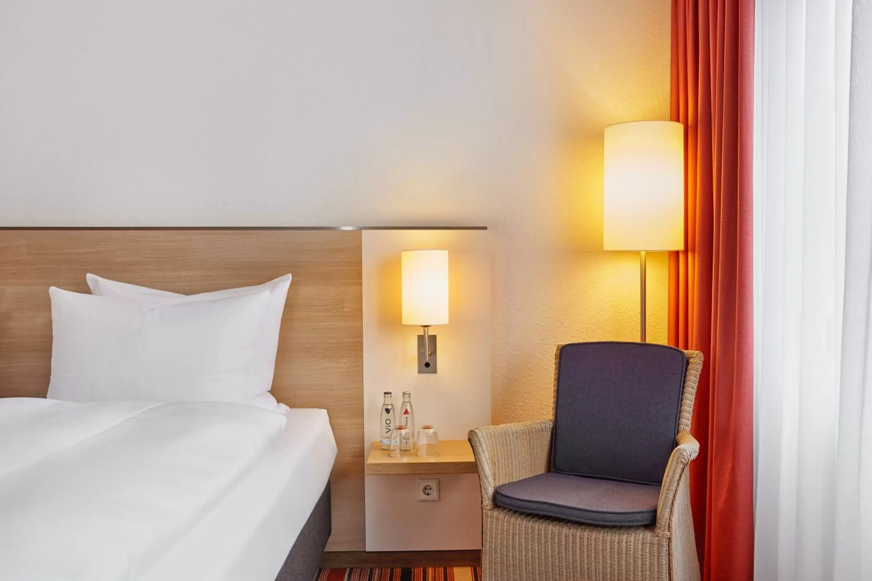 Photo of the whole room, Bed in H+ Hotel Bochum Photo of the whole room, Bed in H+ Hotel Bochum