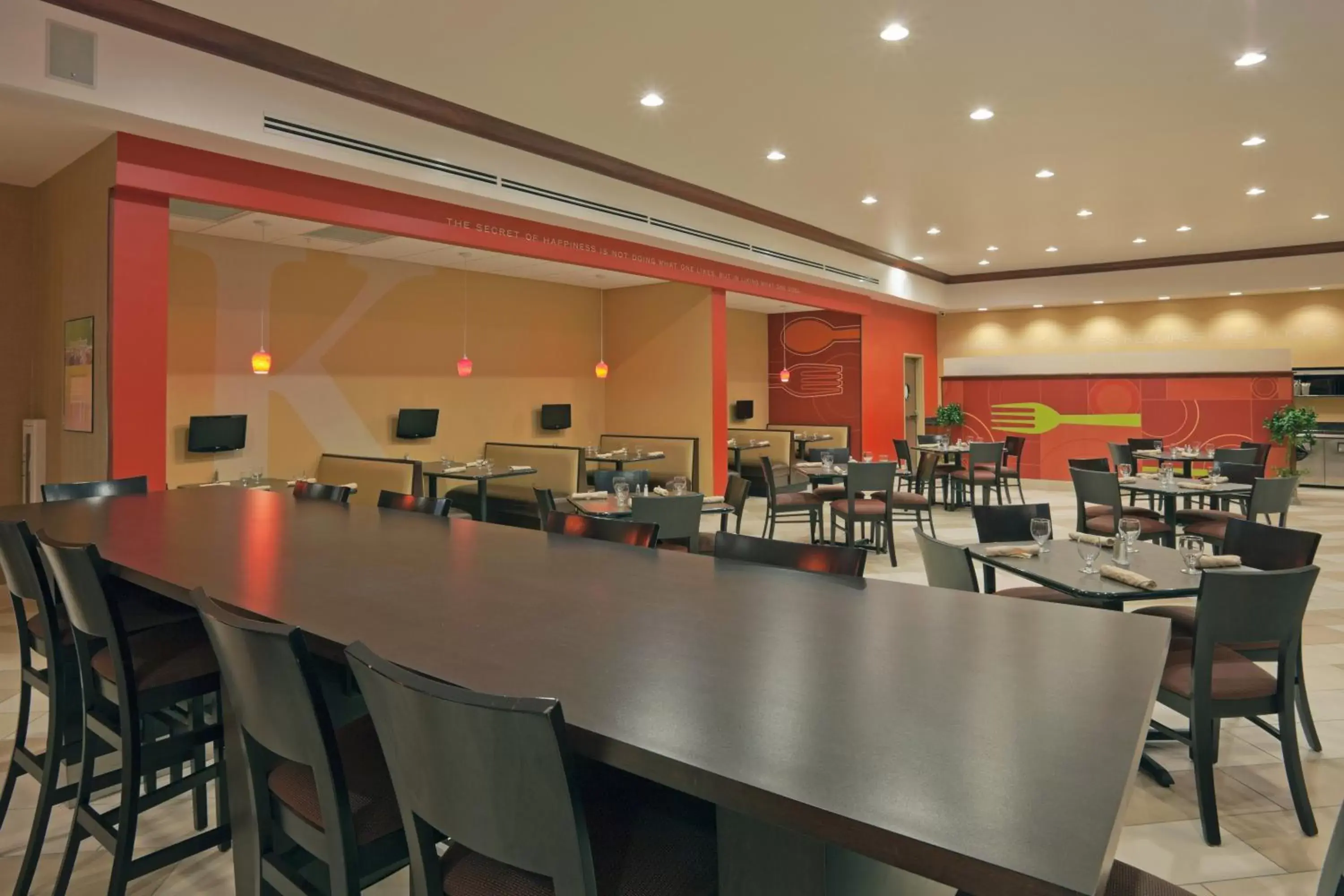 Restaurant/Places to Eat in Holiday Inn Hotel & Suites Lima, an IHG Hotel
