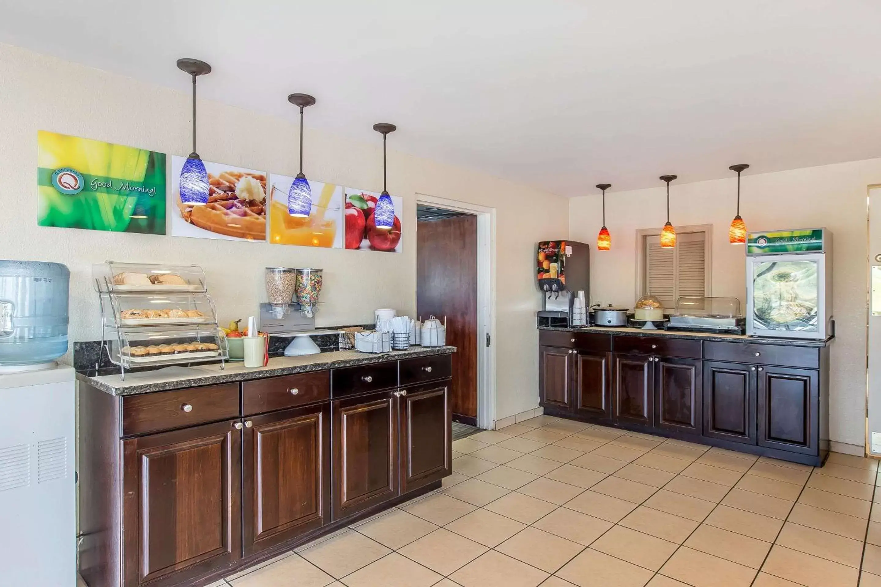 Restaurant/places to eat, Kitchen/Kitchenette in Quality Inn Easley