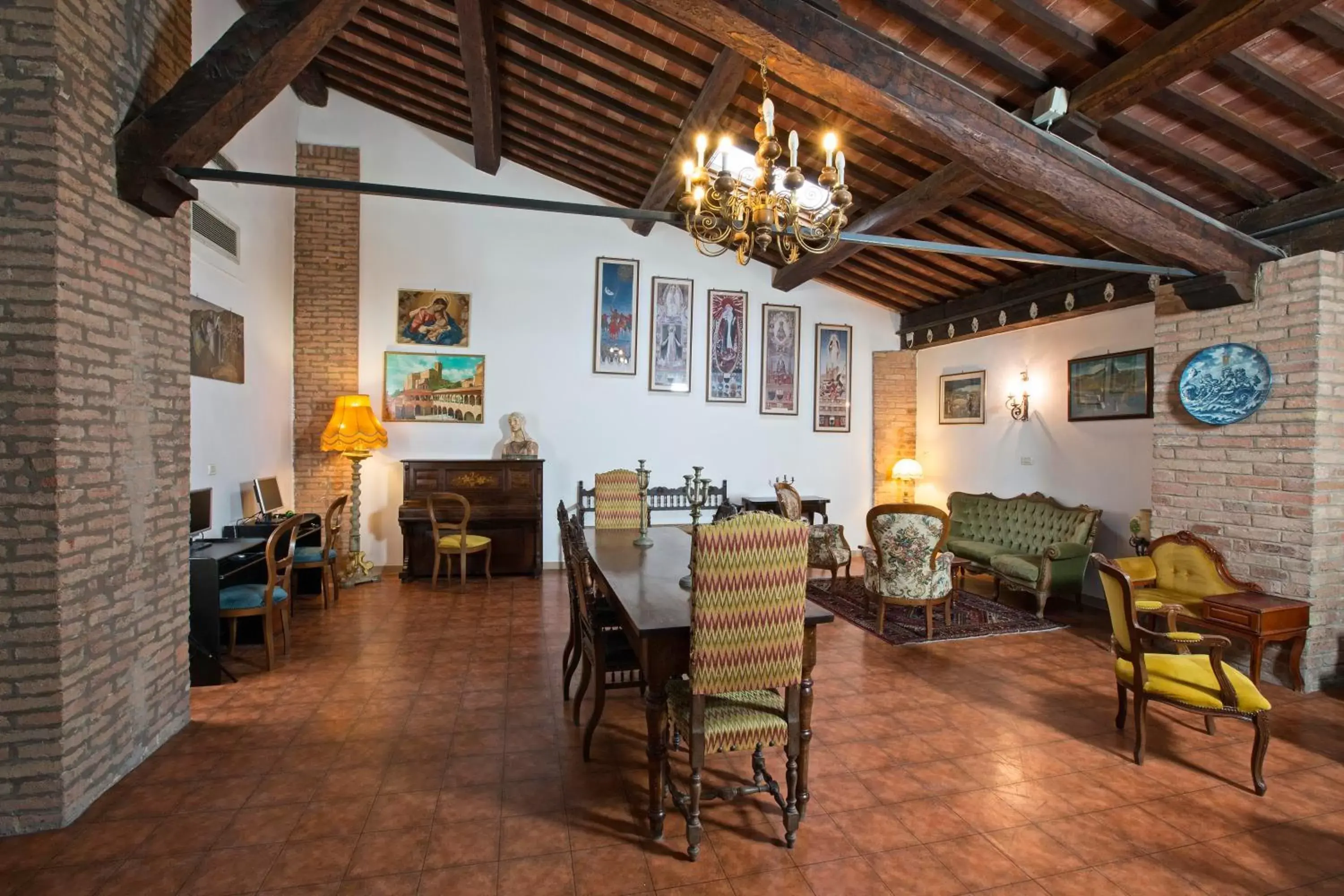 Communal lounge/ TV room, Restaurant/Places to Eat in Hotel Alma Domus