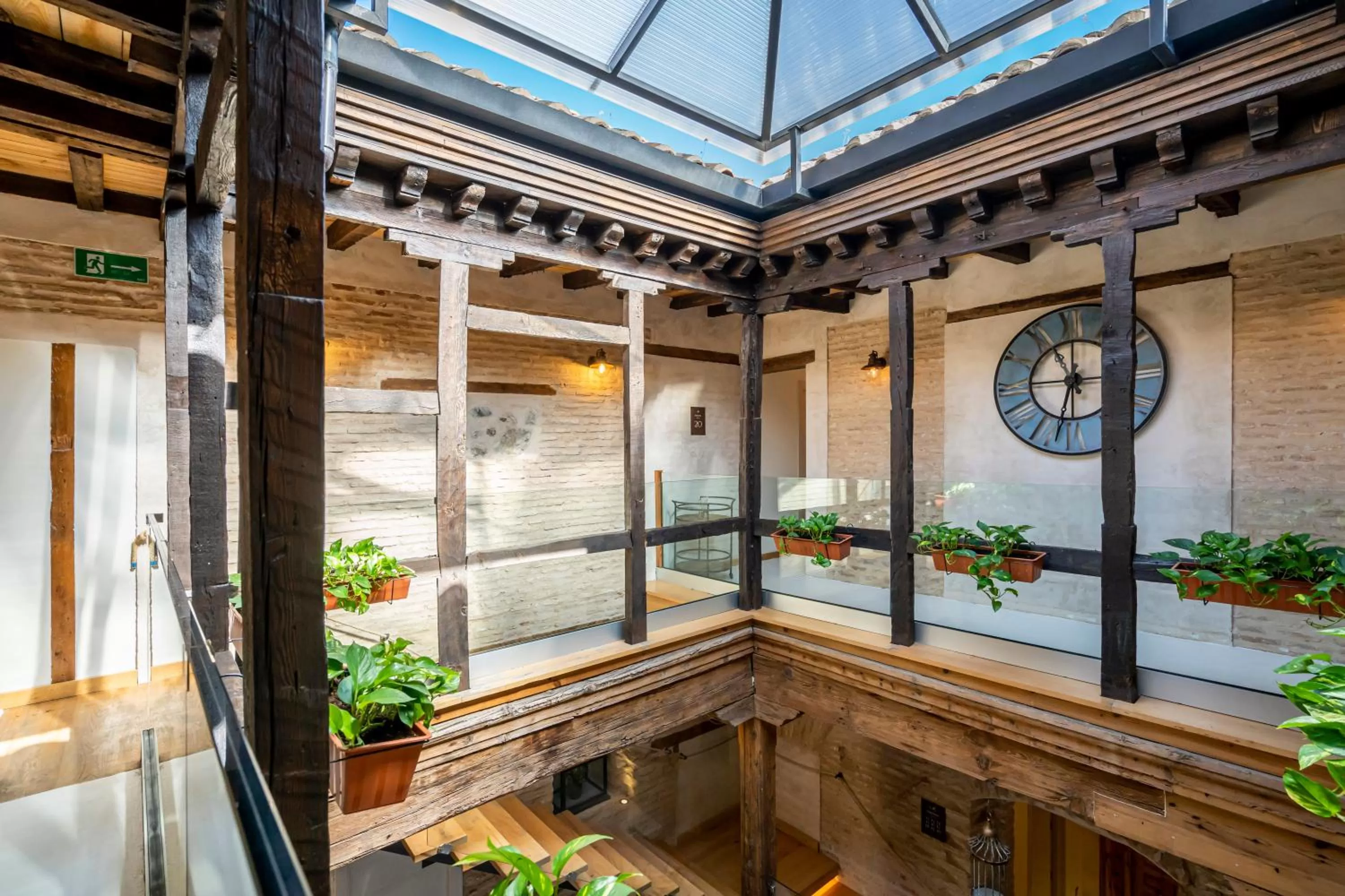 Property building in Dobo Azacanes Hostal