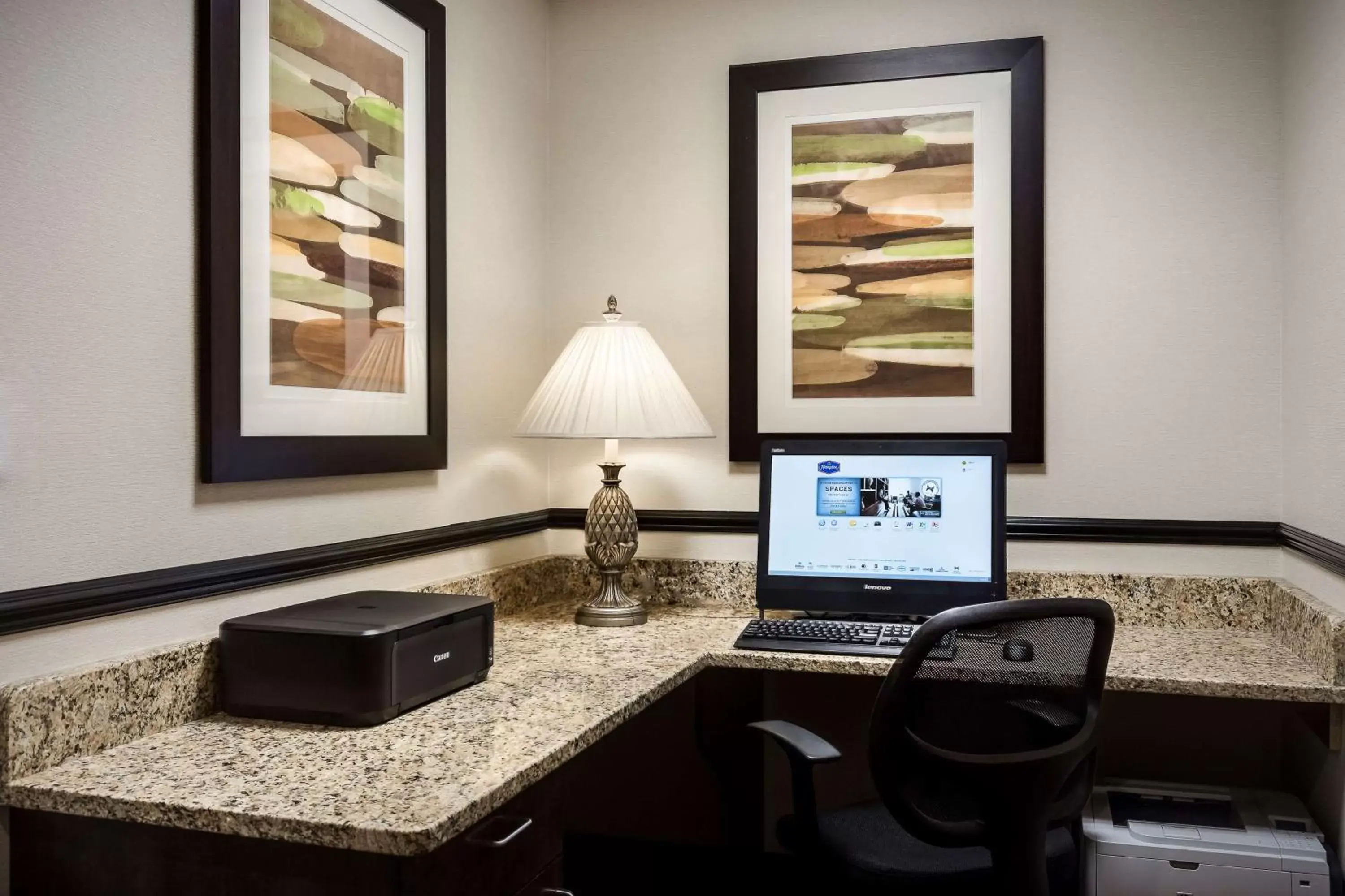 Business facilities in Hampton Inn South Heritage Park