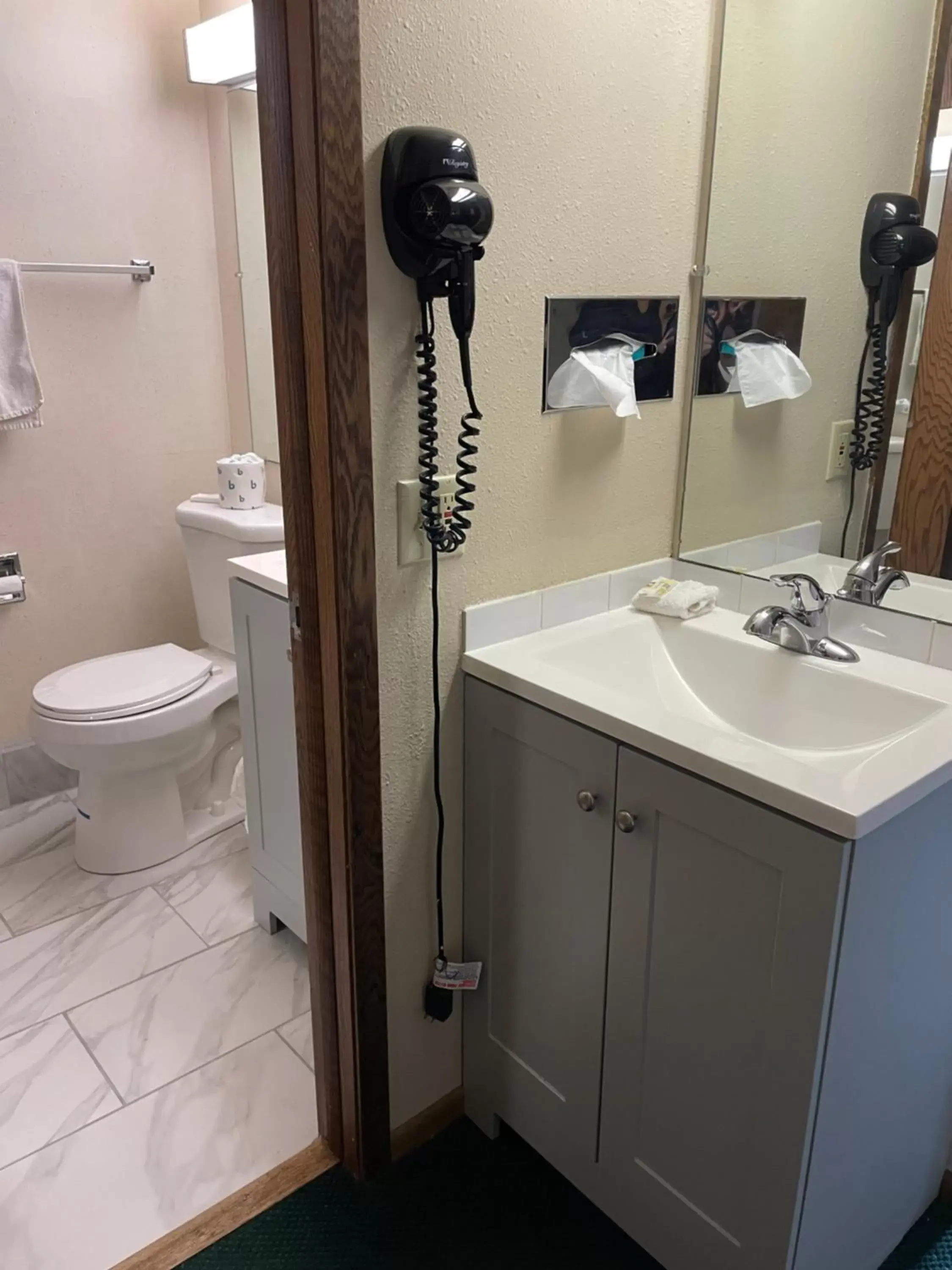Bathroom in Heritage Inn Hotel