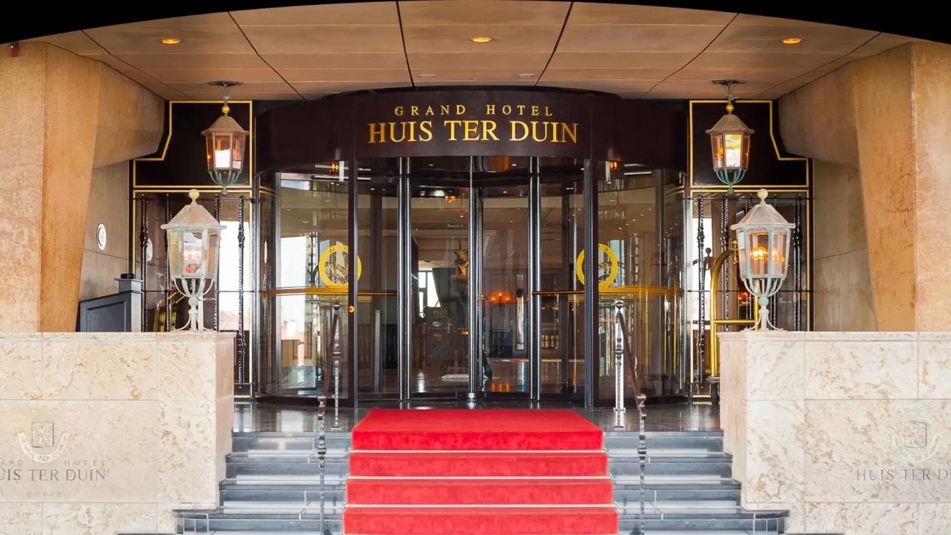 Facade/entrance in Grand Hotel Huis ter Duin