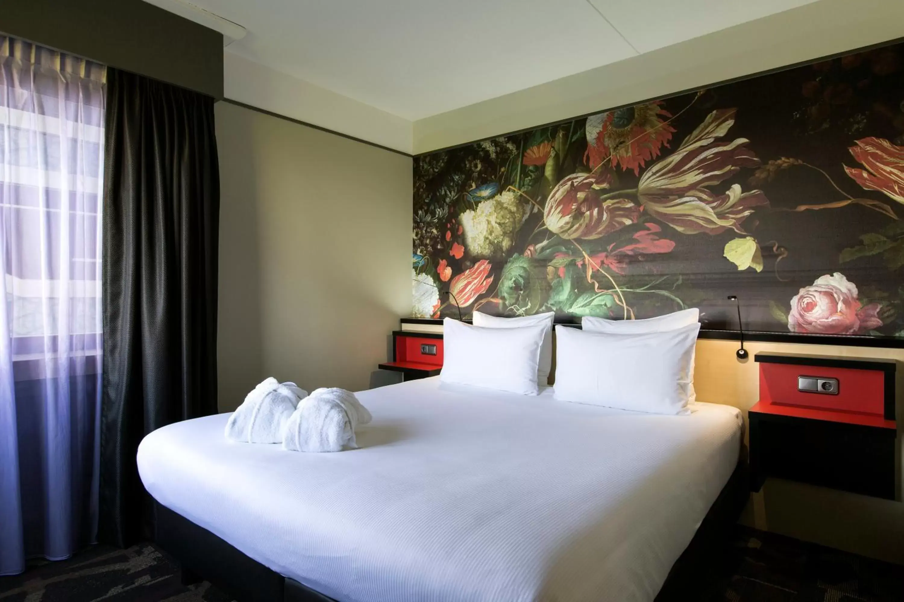 Decorative detail, Bed in Babylon Hotel Den Haag