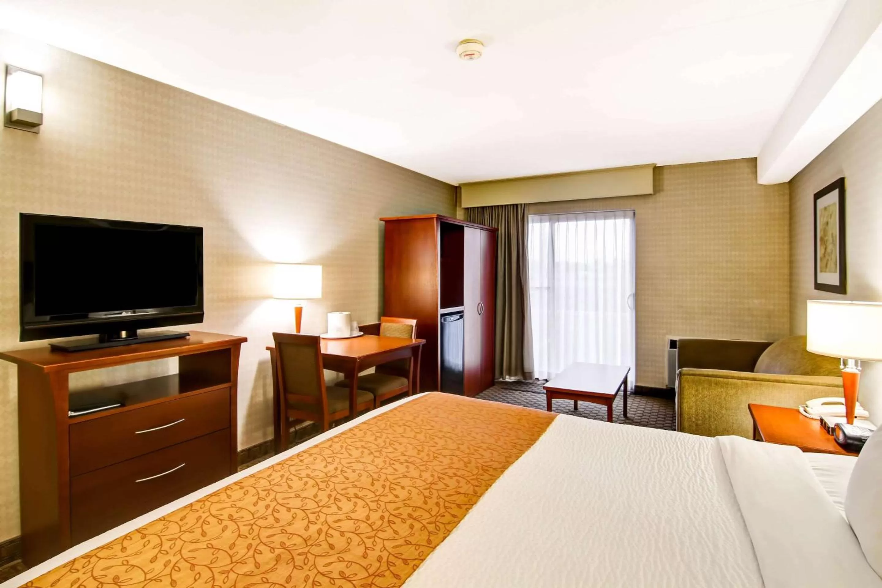 Photo of the whole room, Bed in Quality Inn