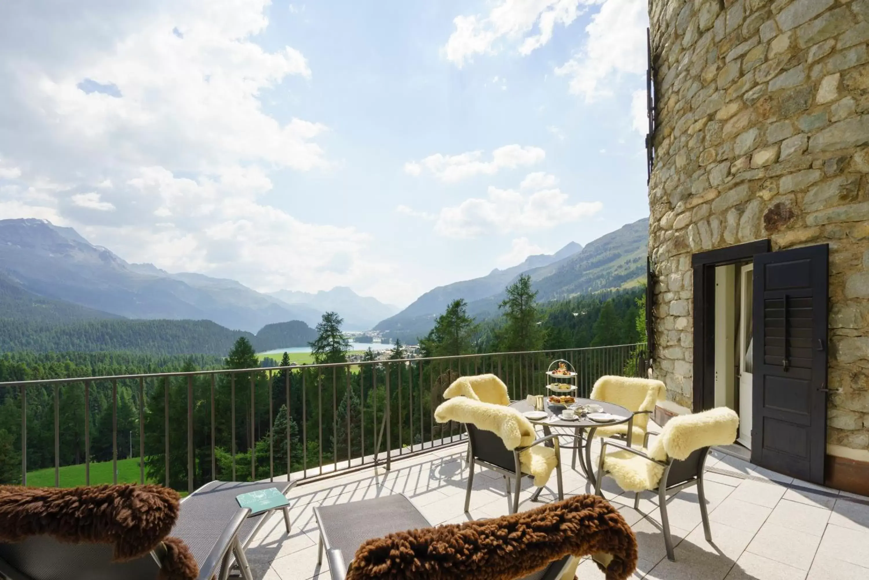 Balcony/Terrace, Mountain View in Suvretta House