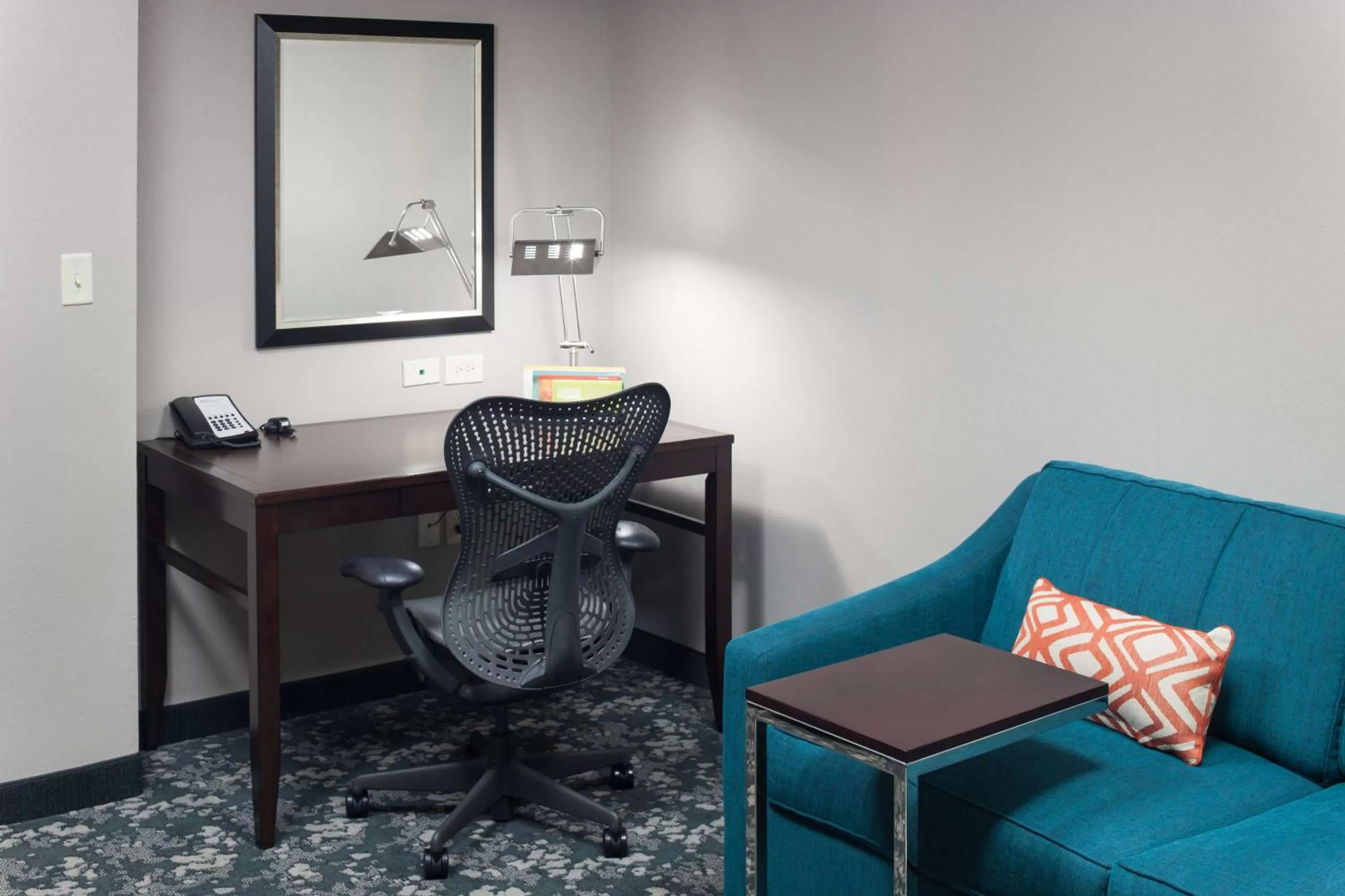 Bed in Hilton Garden Inn Cincinnati/Mason