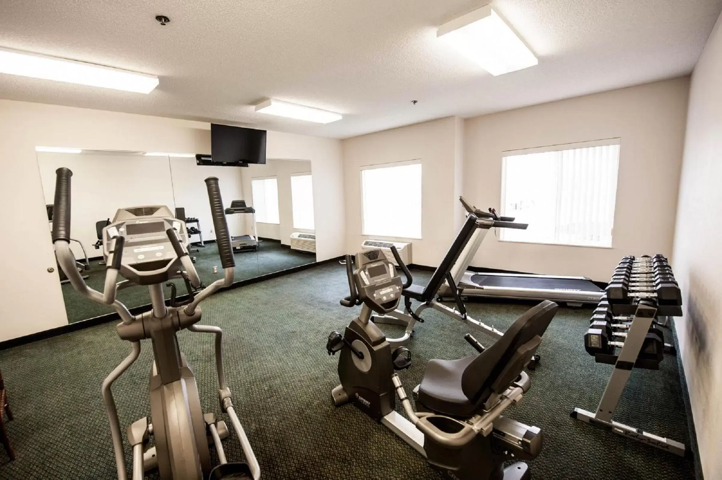 Fitness centre/facilities, Fitness Center/Facilities in Greystone Inn & Suites