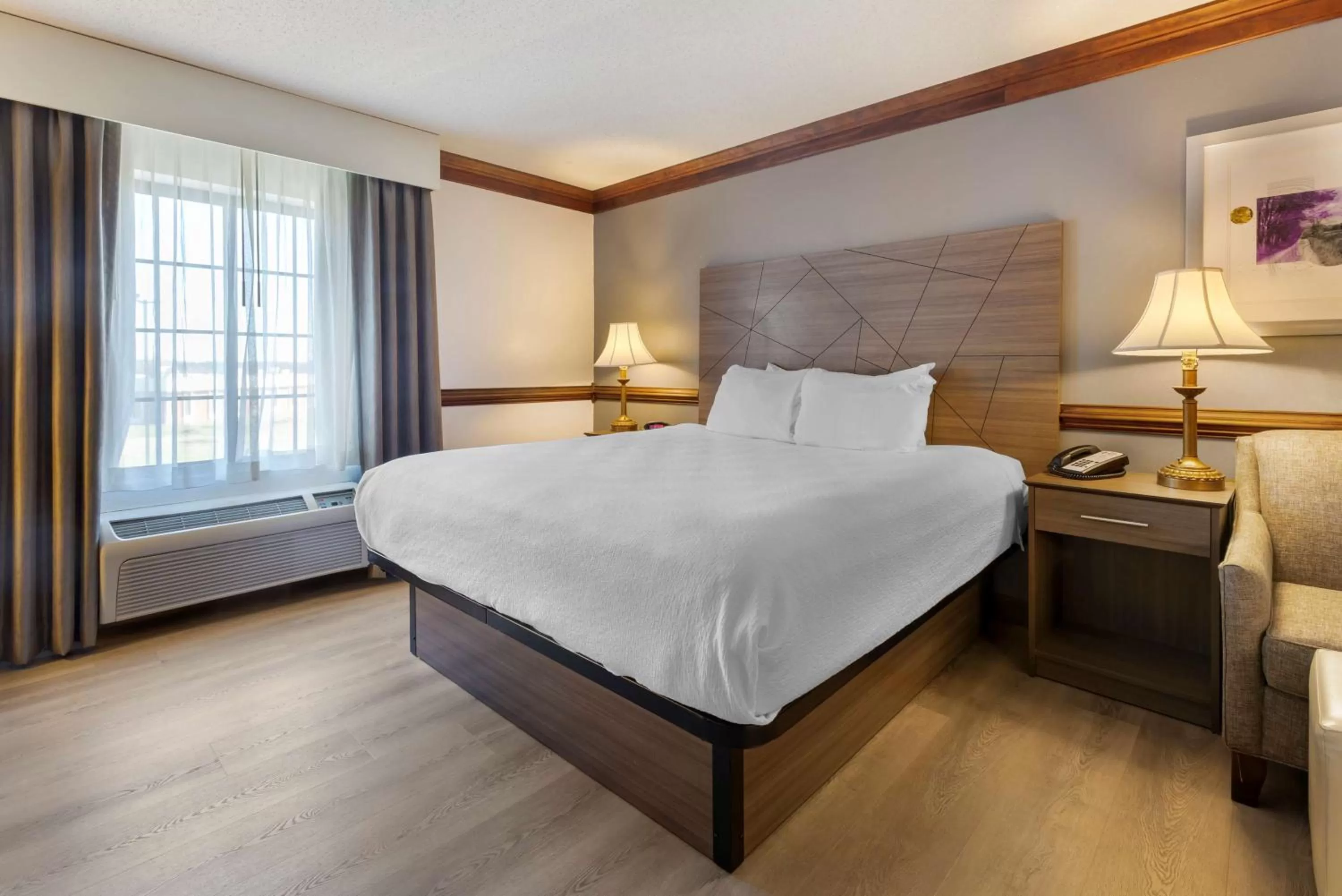 Bedroom in Best Western Plus South Hill Inn