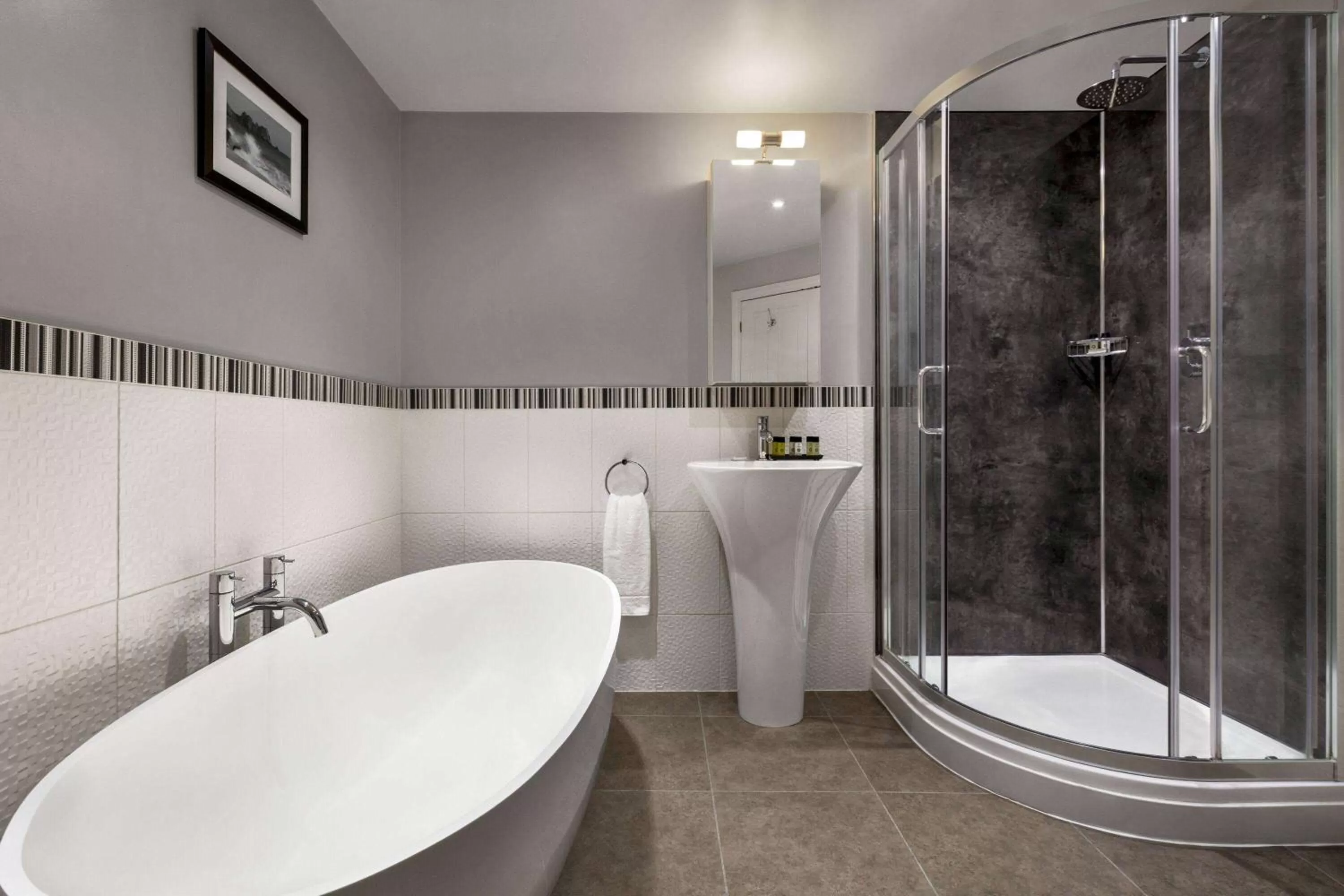 TV and multimedia in Trenython Manor Resort