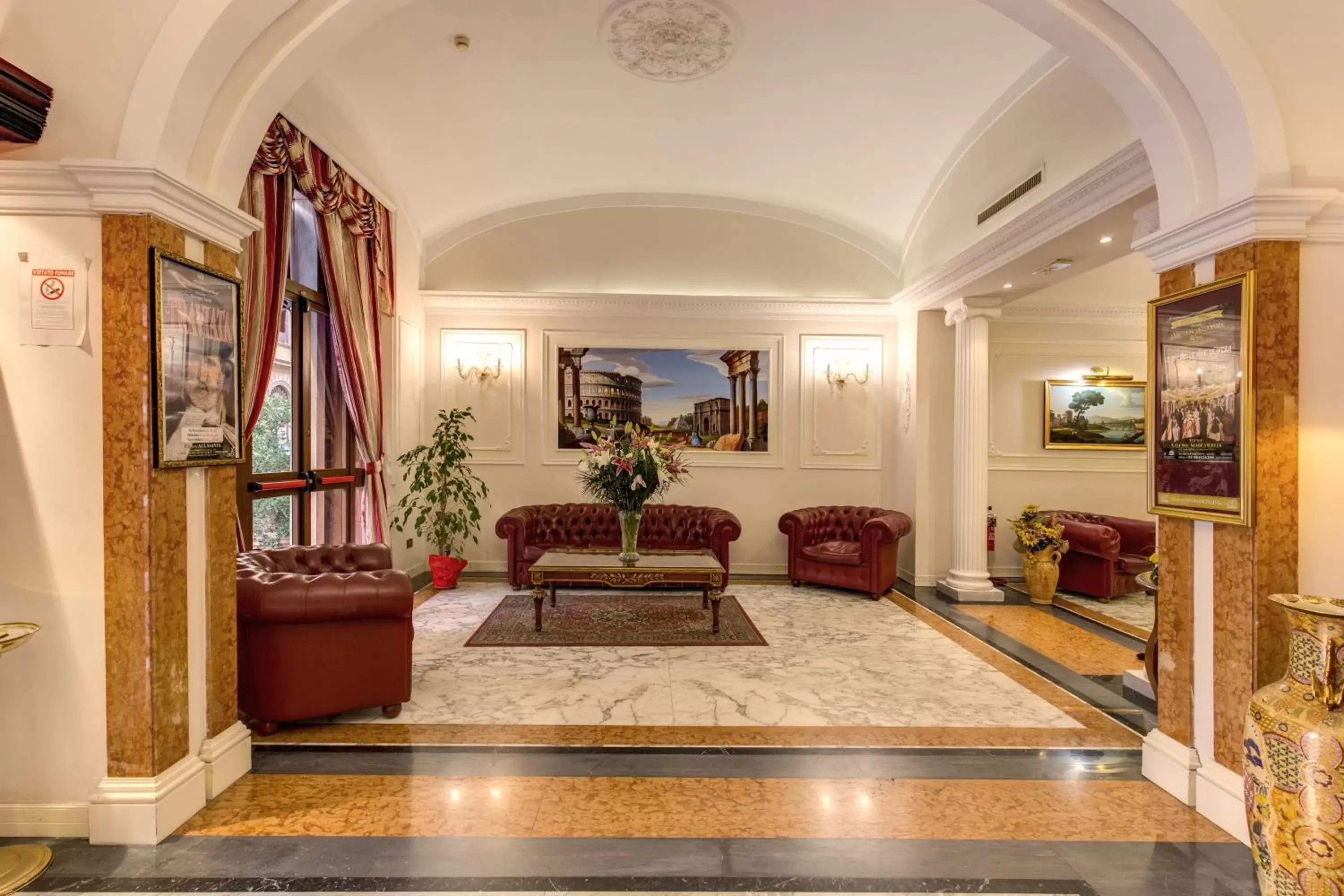 Seating area, Lobby/Reception in Hotel Contilia