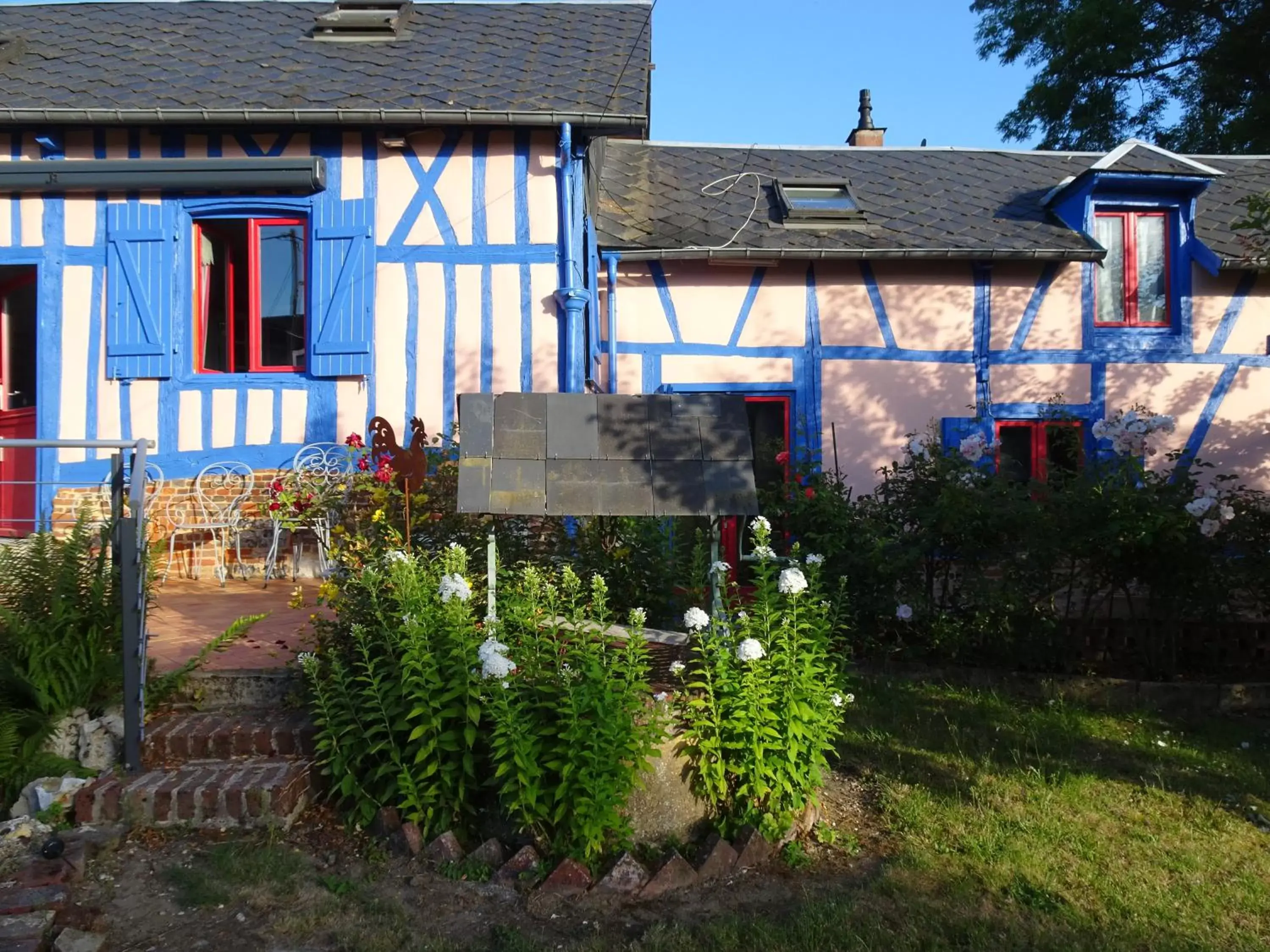 Property Building in La Roseraie du Prieure